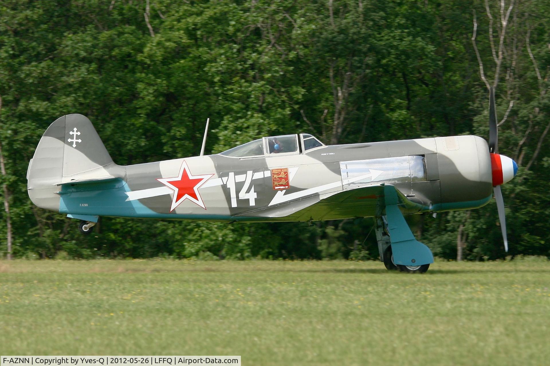 F-AZNN, Yakovlev Yak-11 C/N 25 III/05, Yakovlev YAK-11, La ferté-Alais Airfield (LFFQ) Air show 2012