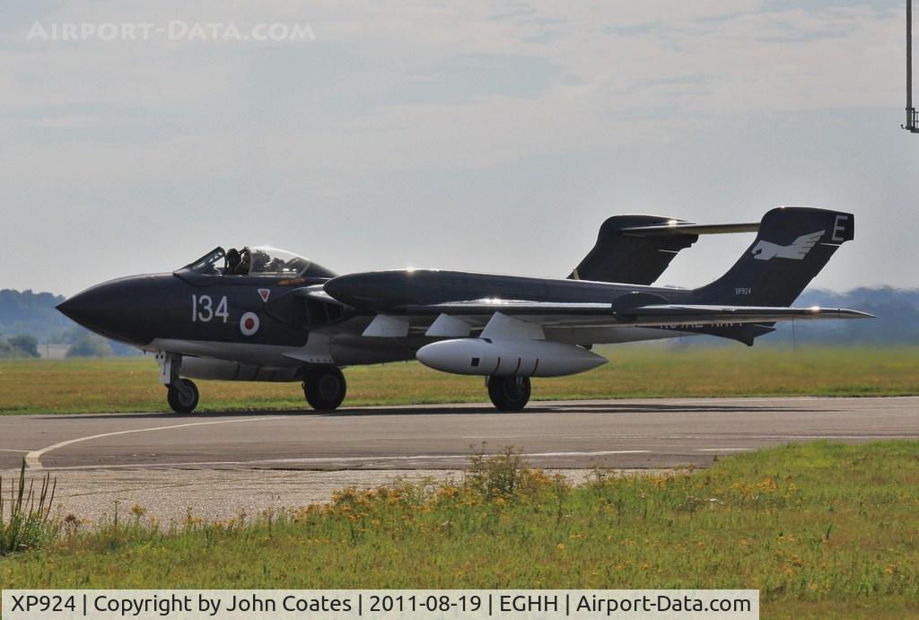 XP924, 1963 De Havilland DH-110 Sea Vixen D.3 C/N 10132, Off to the seafront show