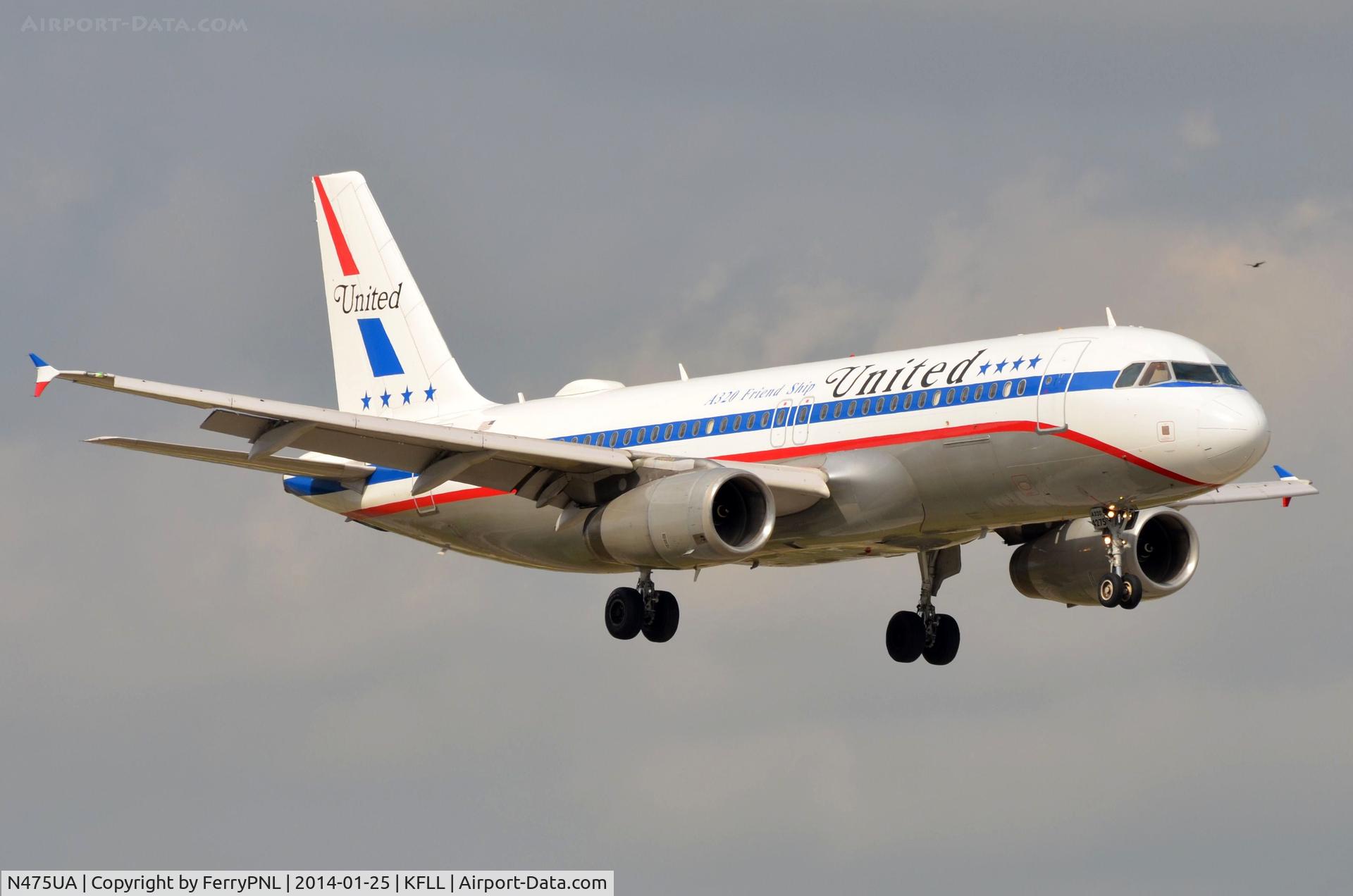 N475UA, 2001 Airbus A320-232 C/N 1495, UA Retro A320 landing