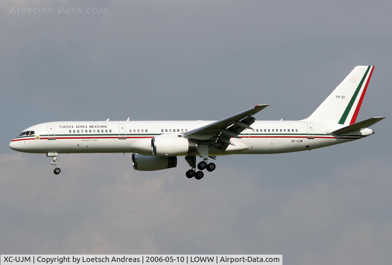 XC-UJM, 1987 Boeing 757-225 C/N 22690, landing at rwy 34