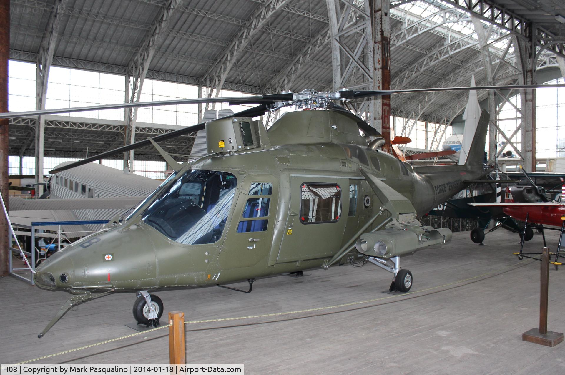 H08, 1992 Agusta A-109BA C/N 0308, Agusta A-109BA