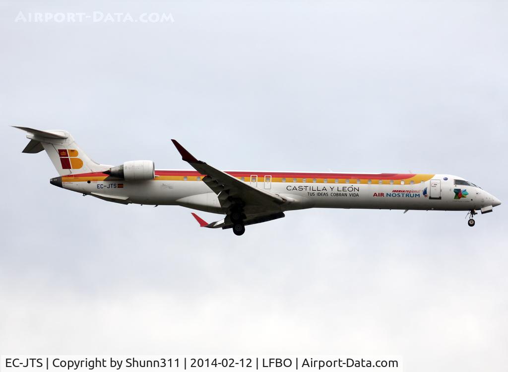 EC-JTS, 2006 Bombardier CRJ-900 (CL-600-2D24) C/N 15071, Landing rwy 14R with additional 'Castilla y Leon' titles