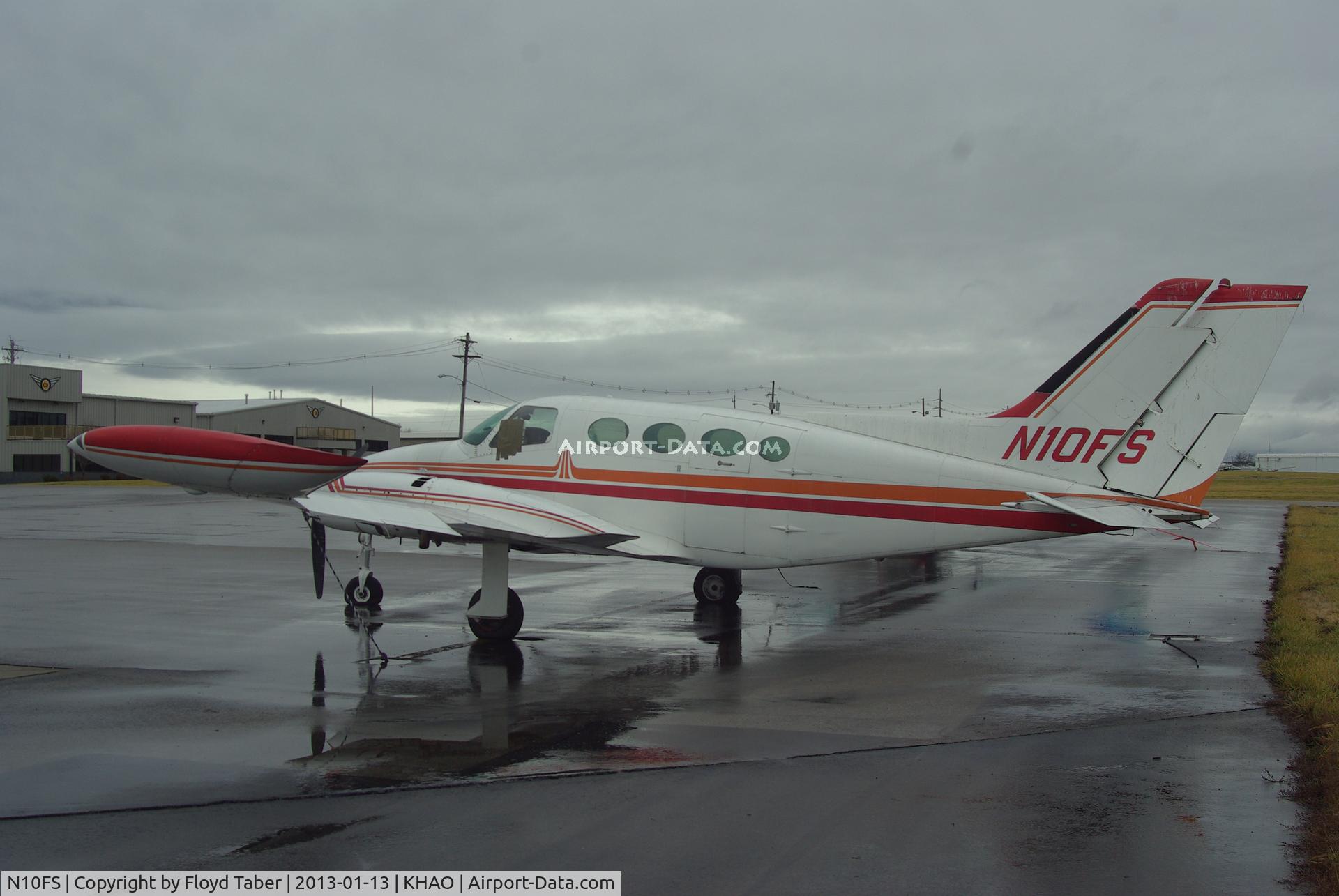 N10FS, 1968 Cessna 401 C/N 401-0253, Sitting on the ramp