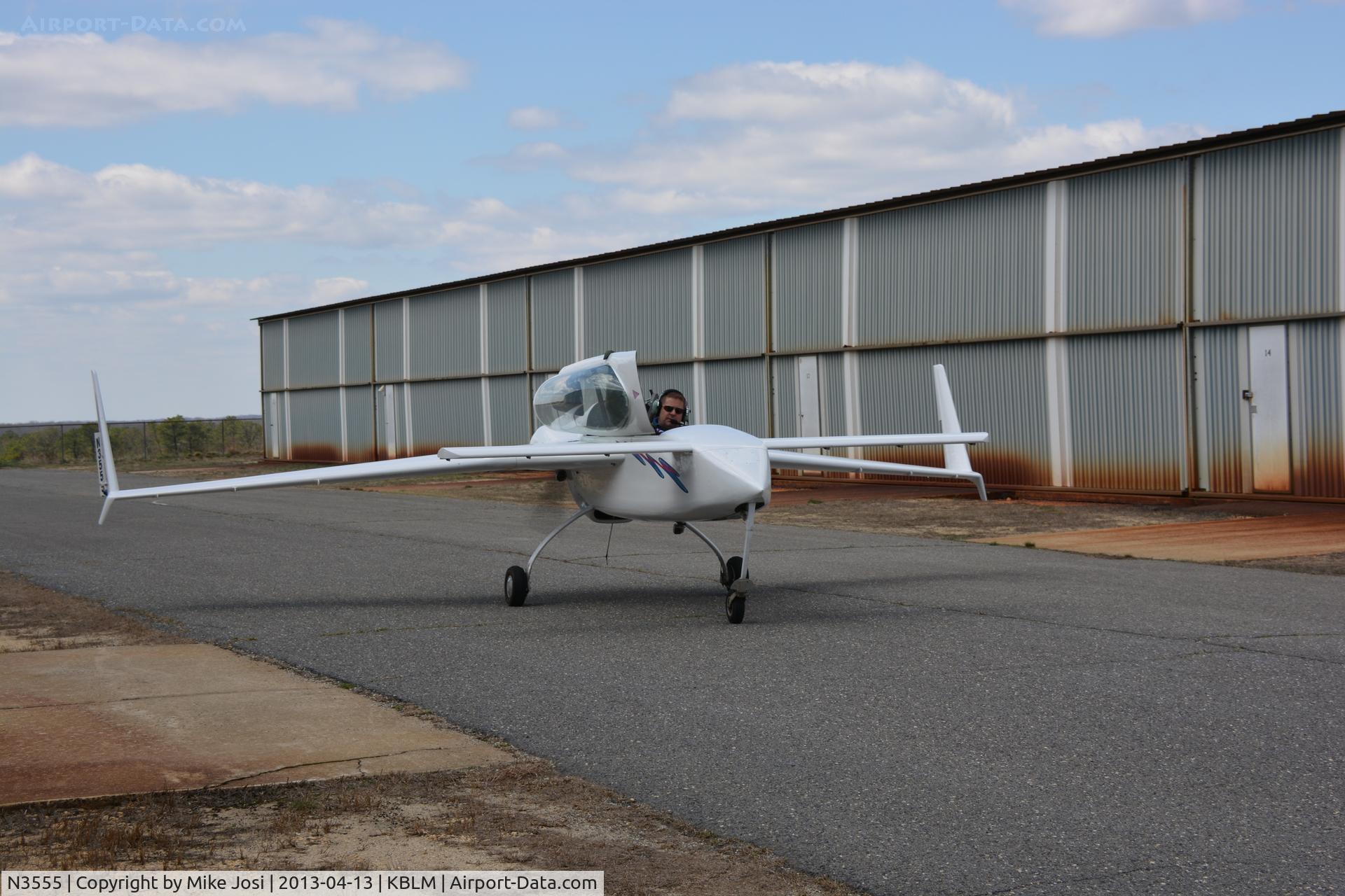 N3555, 2001 Rutan Long-EZ C/N 1 (N3555), Taxiing