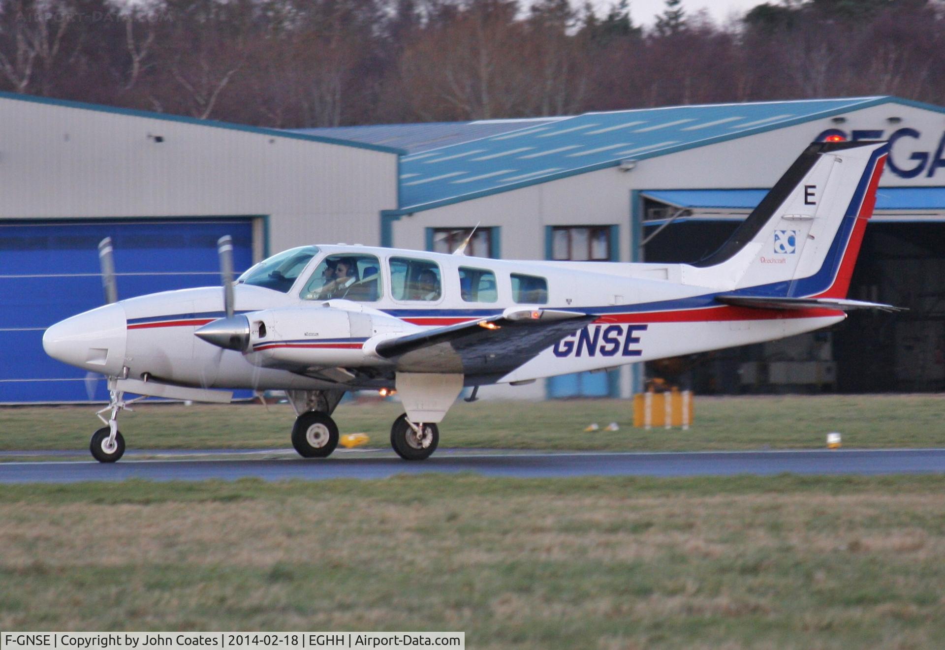 F-GNSE, Beech 58 Baron C/N TH-1705, Departing 26