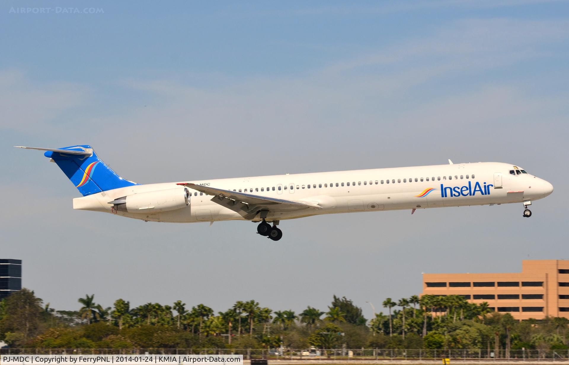 PJ-MDC, 1988 McDonnell Douglas MD-82 (DC-9-82) C/N 49434, Insel MD82 arriving in MIA