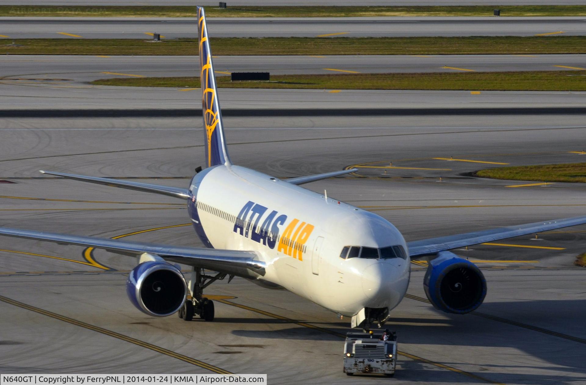 N640GT, 1991 Boeing 767-3S1 C/N 25221, Atlas B763 being towed to the maintenance area.