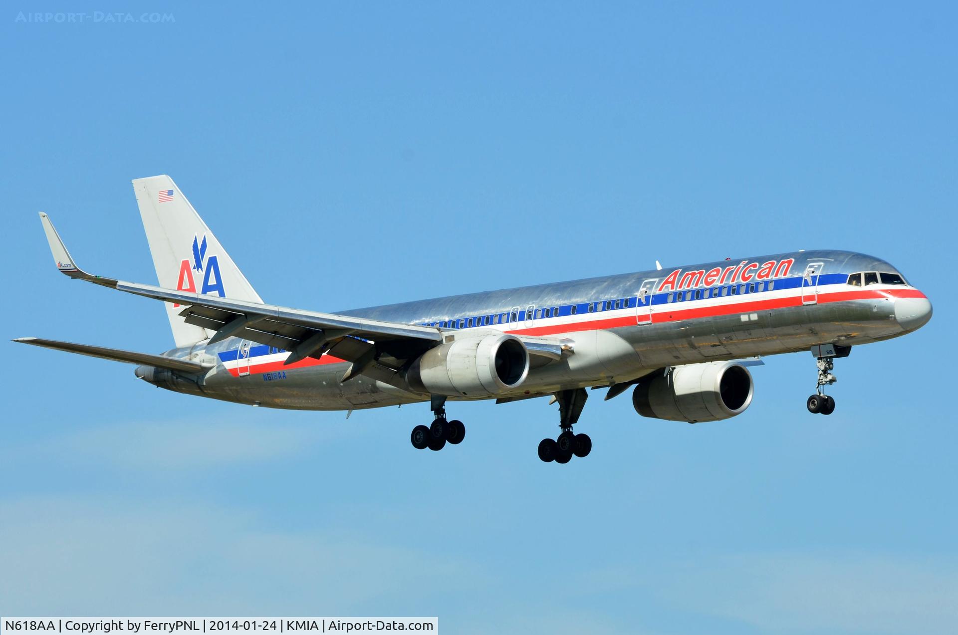 N618AA, 1989 Boeing 757-223 C/N 24526, AA B752 on finals.