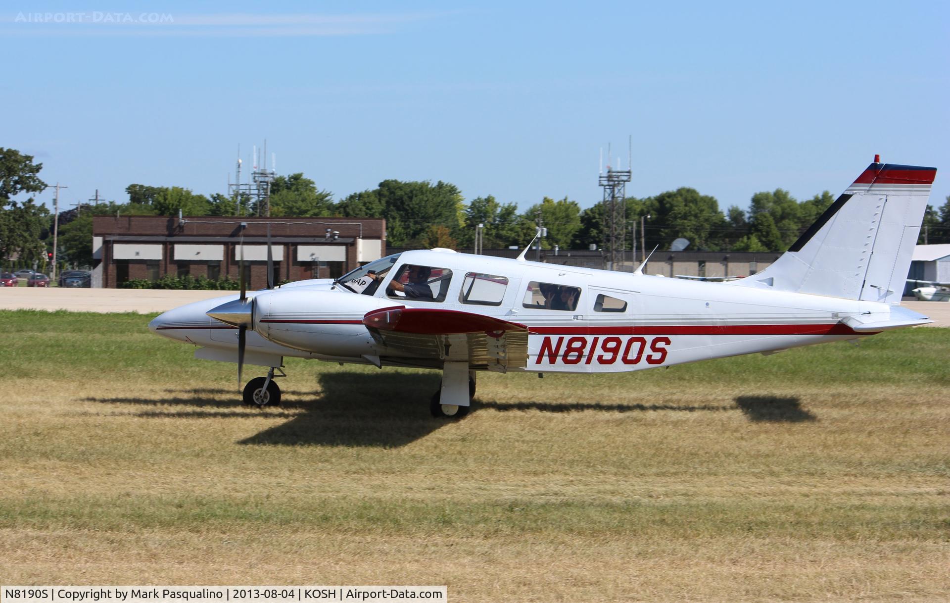 N8190S, 1982 Piper PA-34-220T C/N 34-8233121, Piper PA-34-220T