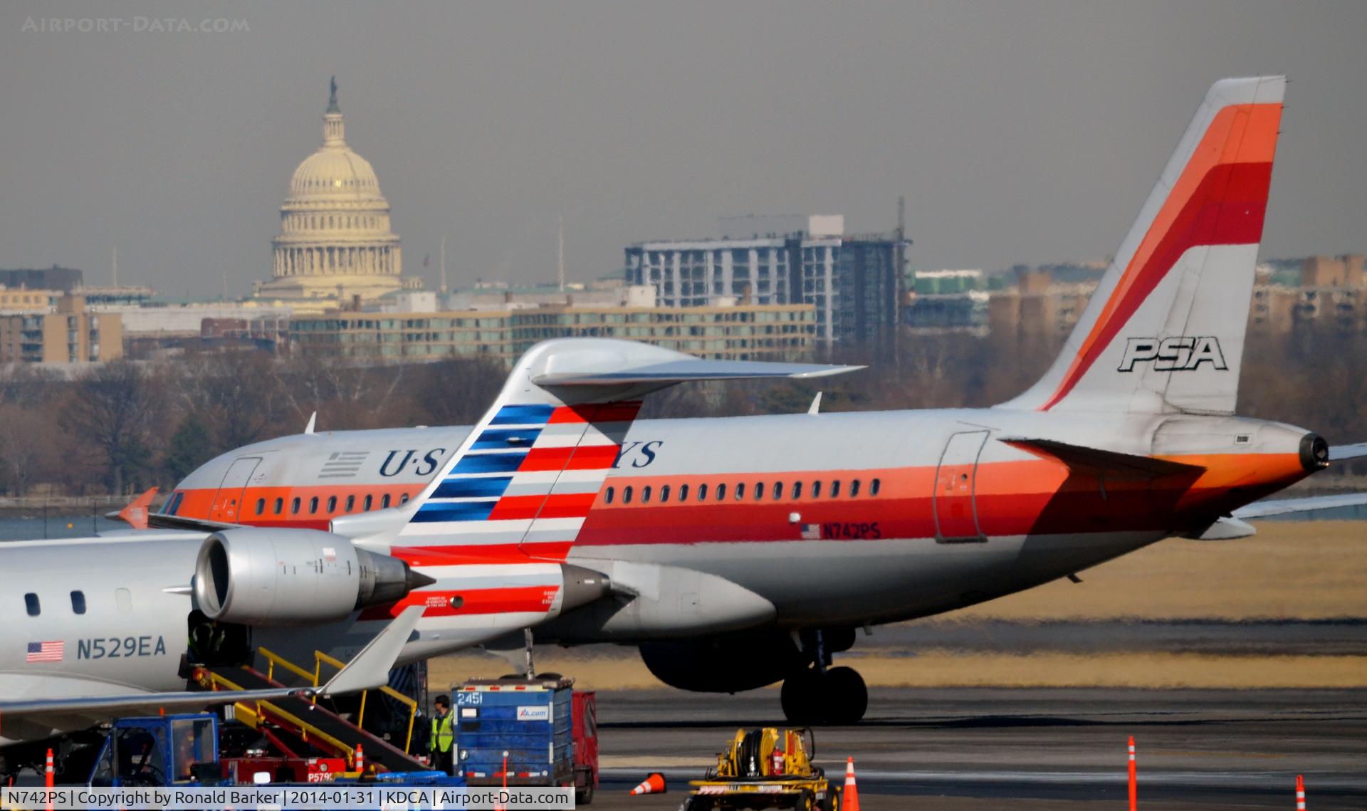 N742PS, 2000 Airbus A319-112 C/N 1275, Taxi National