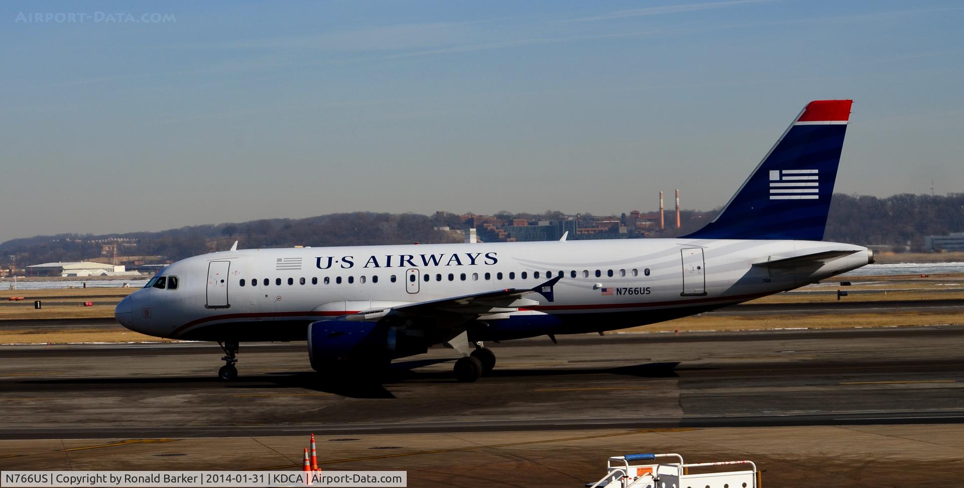 N766US, 2000 Airbus A319-112 C/N 1378, Taxi National