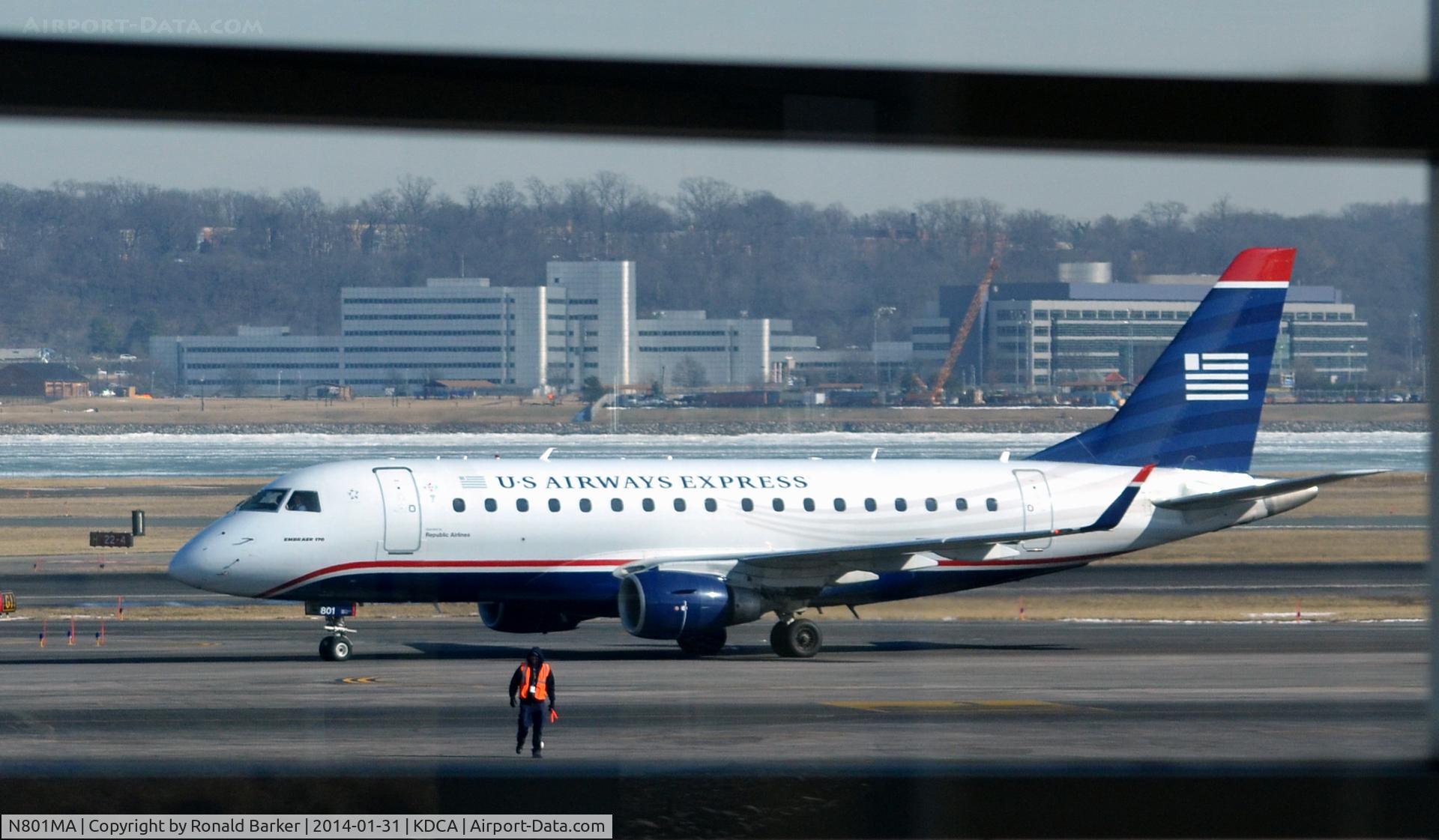 N801MA, 2004 Embraer 170SU (ERJ-170-100SU) C/N 17000012, Taxi National