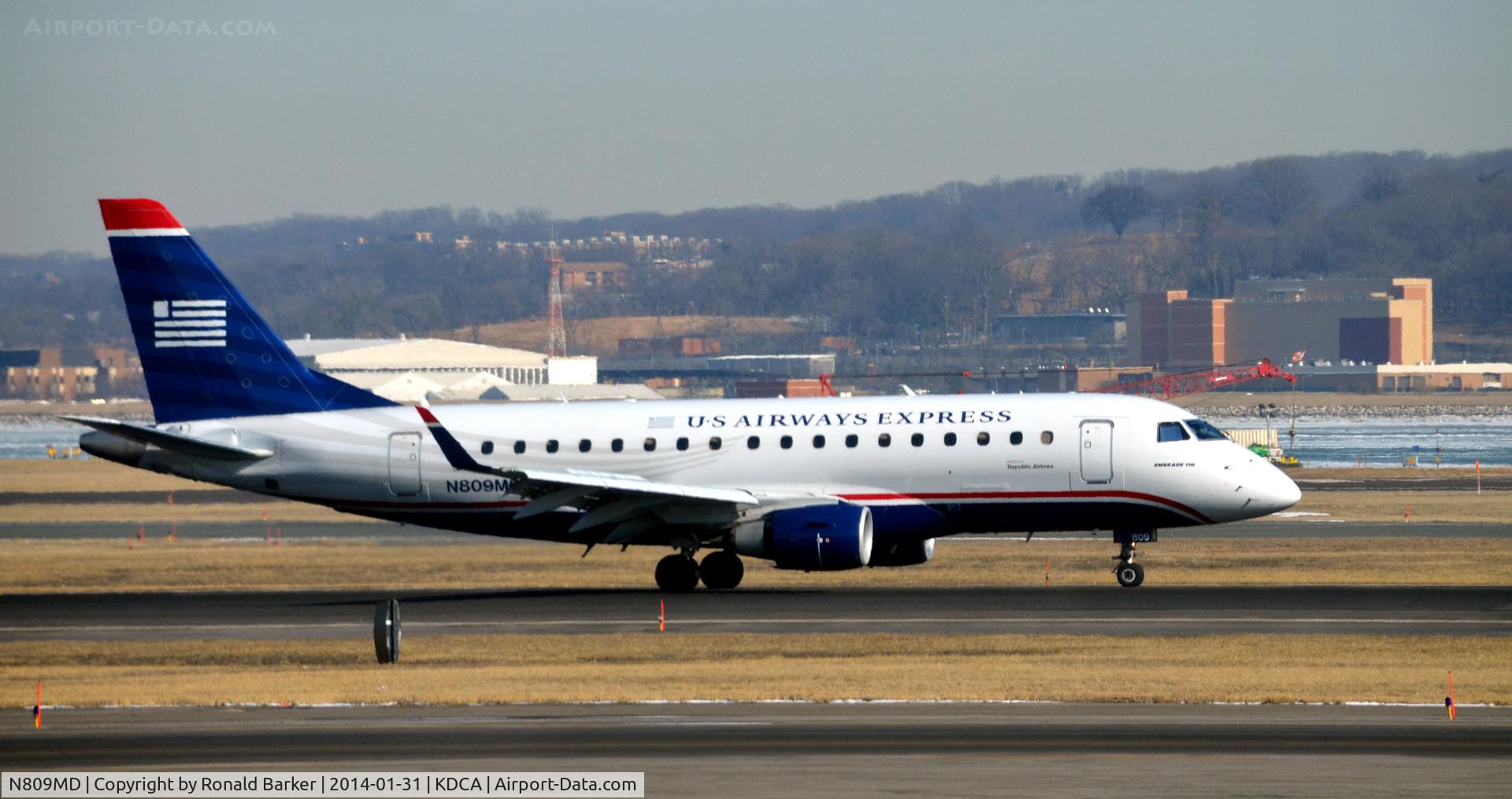 N809MD, 2004 Embraer 170SU (ERJ-170-100SU) C/N 17000022, Landing roll National