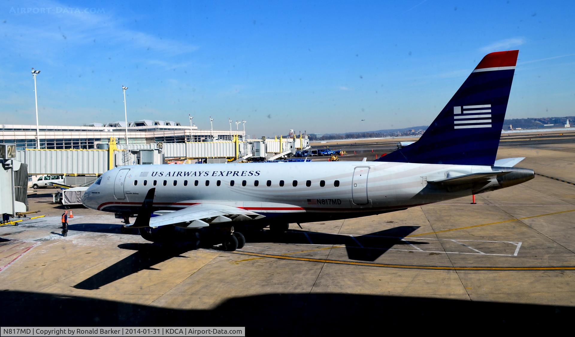 N817MD, 2004 Embraer 170SU (ERJ-170-100SU) C/N 17000038, Taxi to parking National