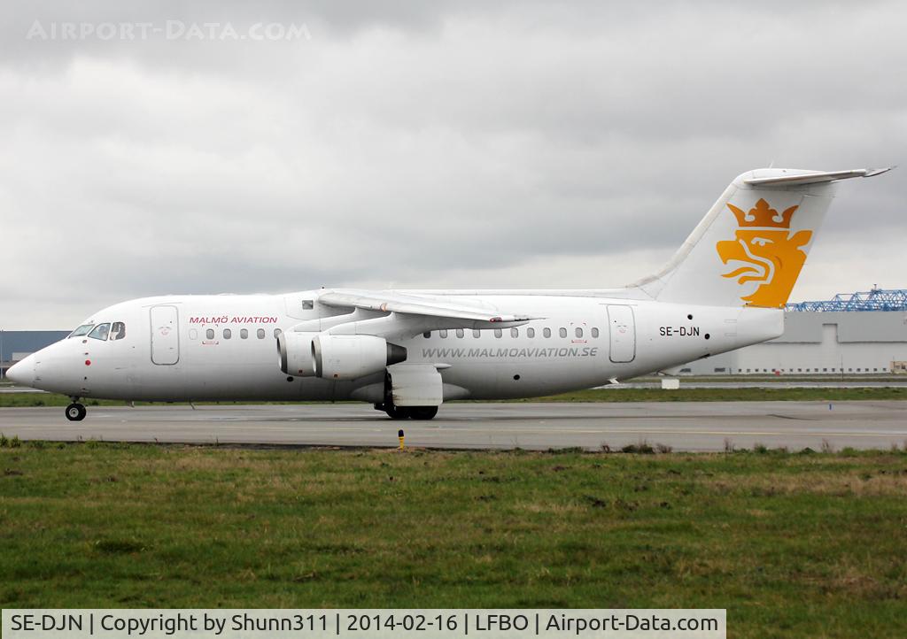 SE-DJN, 1993 British Aerospace Avro 146-RJ85 C/N E.2231, Taxiing to the Terminal...