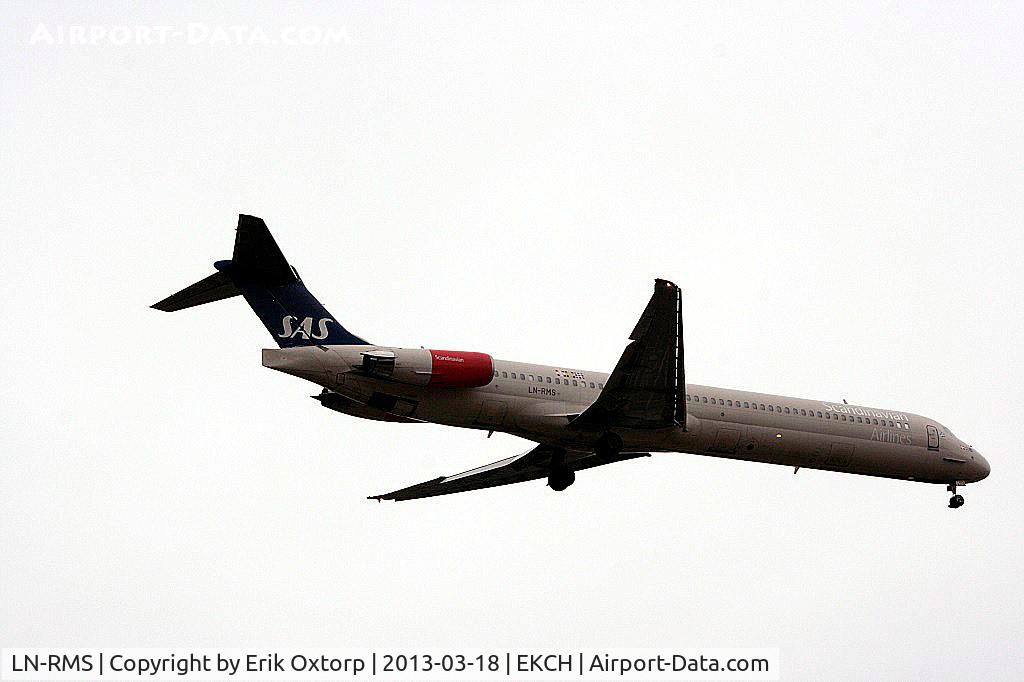 LN-RMS, 1992 McDonnell Douglas MD-82 (DC-9-82) C/N 53368, LN-RMS about to land in CPH