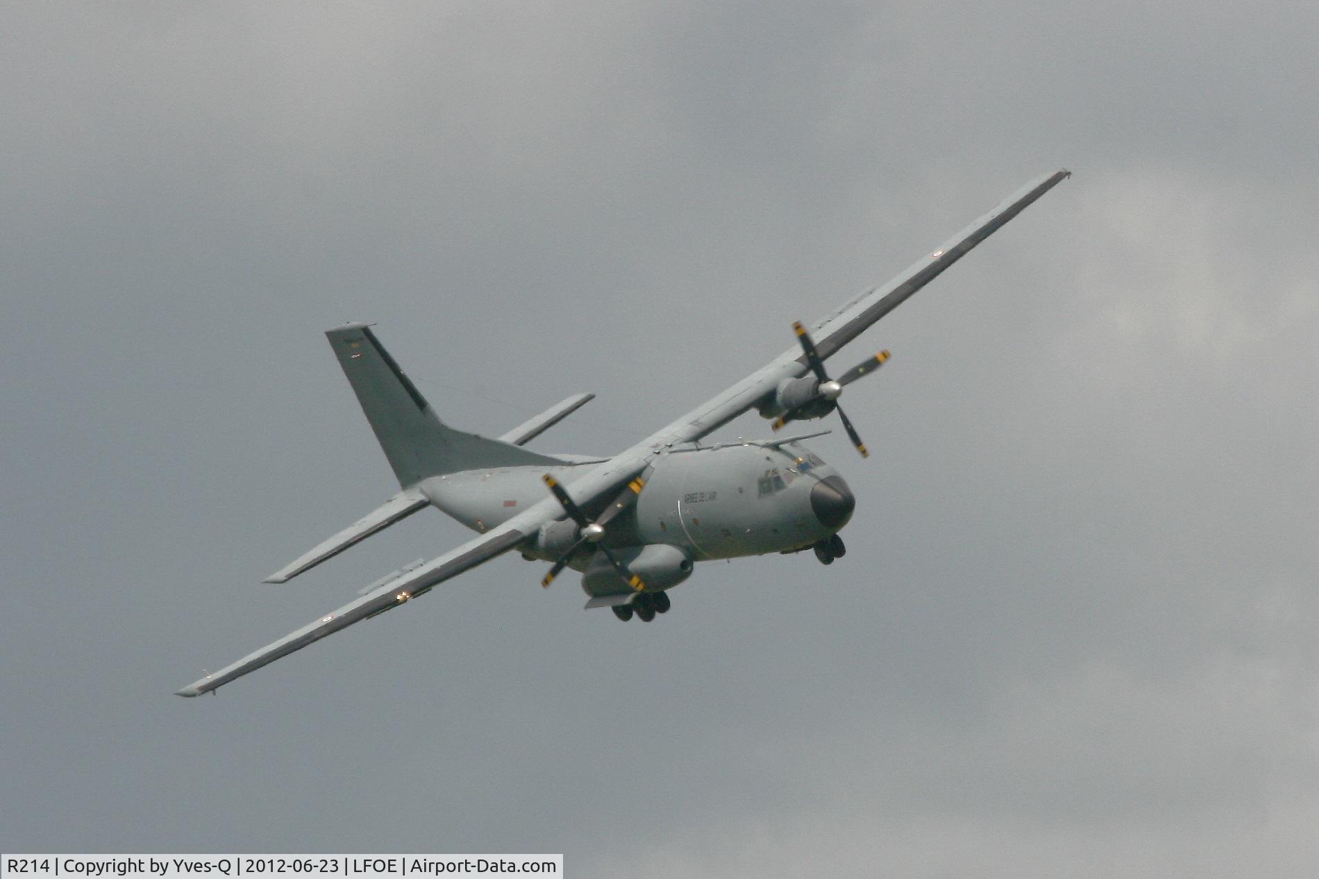R214, Transall C-160R C/N 217, French Air Force C-160R Transall, Short approach Rwy 22, Evreux-Fauville Air Base 105 (LFOE) open day 2012