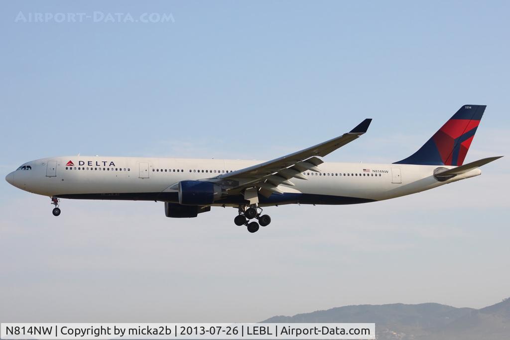 N814NW, 2006 Airbus A330-323 C/N 806, Landing