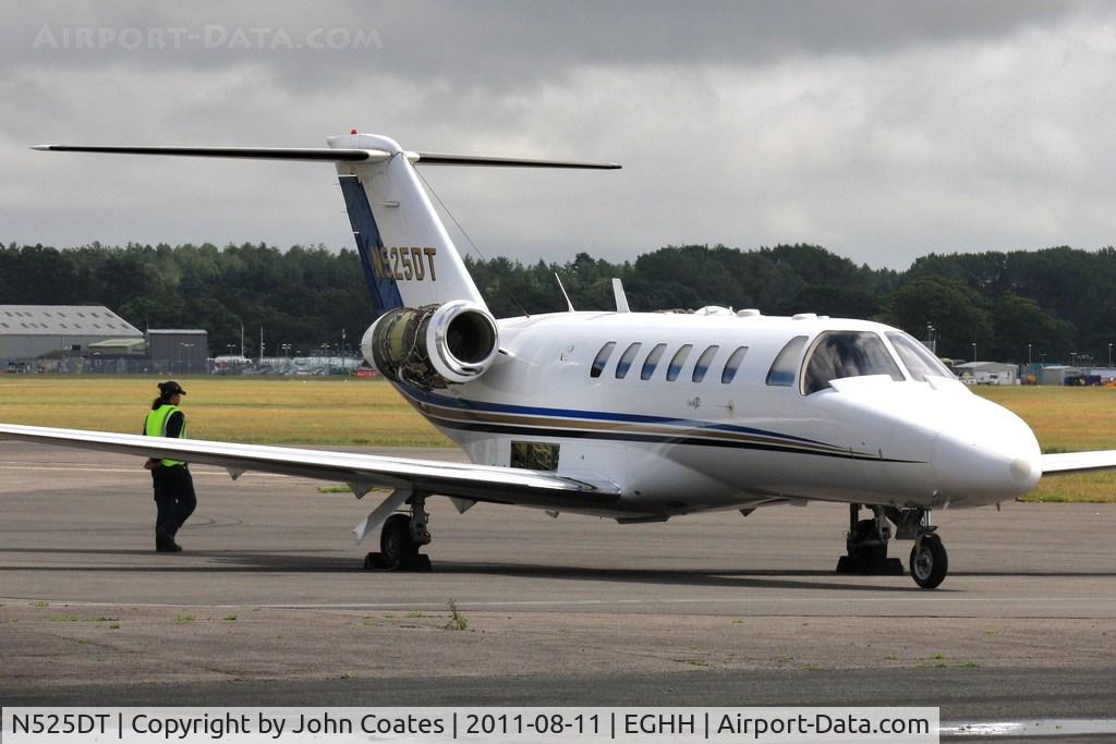 N525DT, 2000 Cessna 525A CitationJet CJ2 C/N 525A0003, Receiving attention at CSE