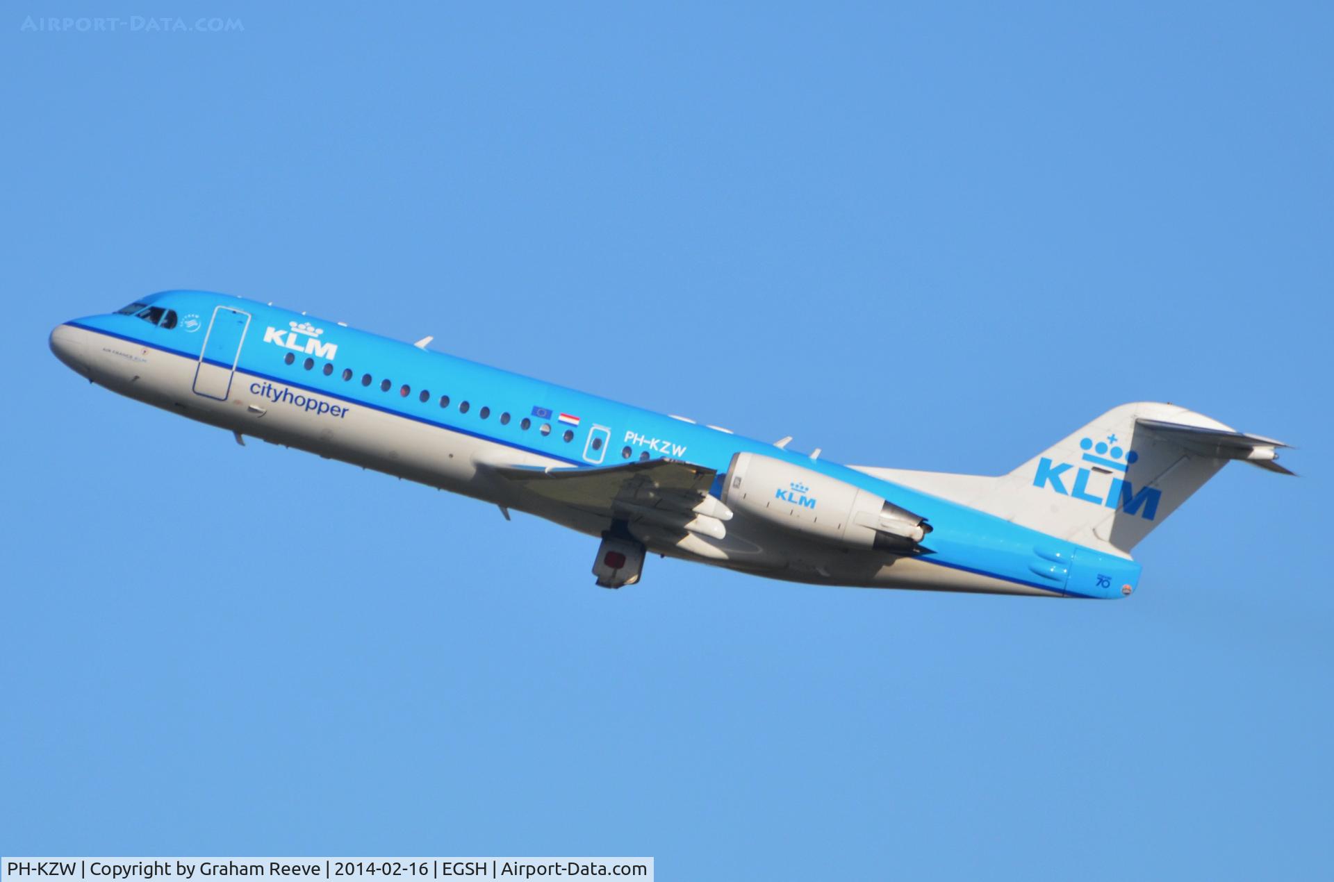 PH-KZW, 1995 Fokker 70 (F-28-0070) C/N 11558, Just taken off.