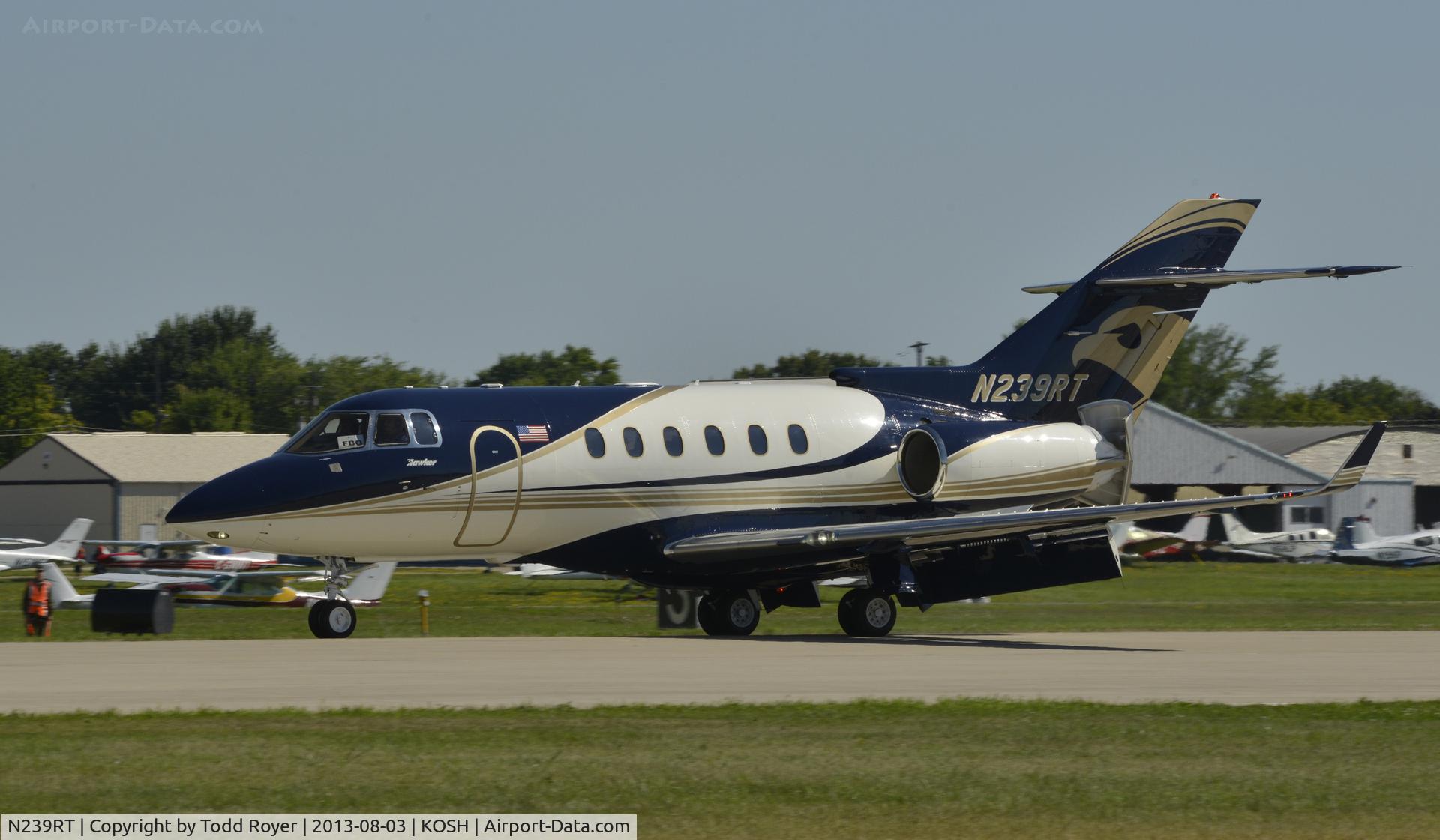 N239RT, Hawker Beechcraft Hawker 900XP C/N HA-0120, Airventure 2013