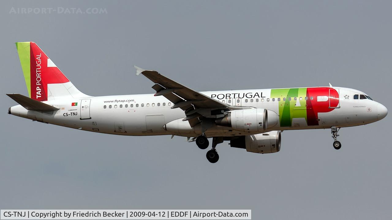 CS-TNJ, 2000 Airbus A320-214 C/N 1181, on final at Frankfurt