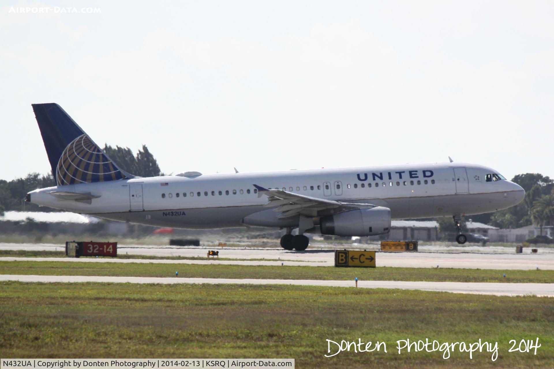 N432UA, 1996 Airbus A320-232 C/N 587, United Flight 623 (N432UA) departs Sarasota-Bradenton International Airport enroute to Chicago-O'Hare International Airport