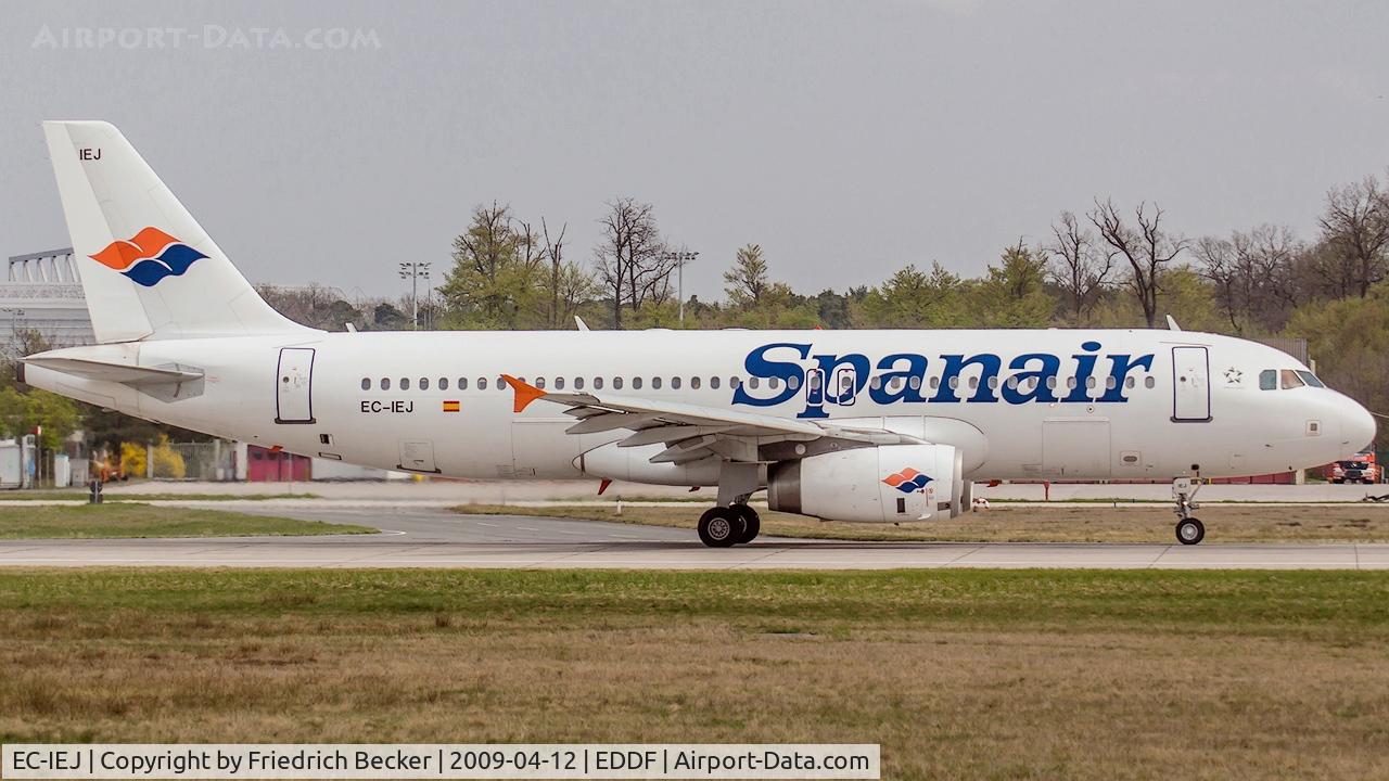 EC-IEJ, 2002 Airbus A320-232 C/N 1749, departure via RW18W