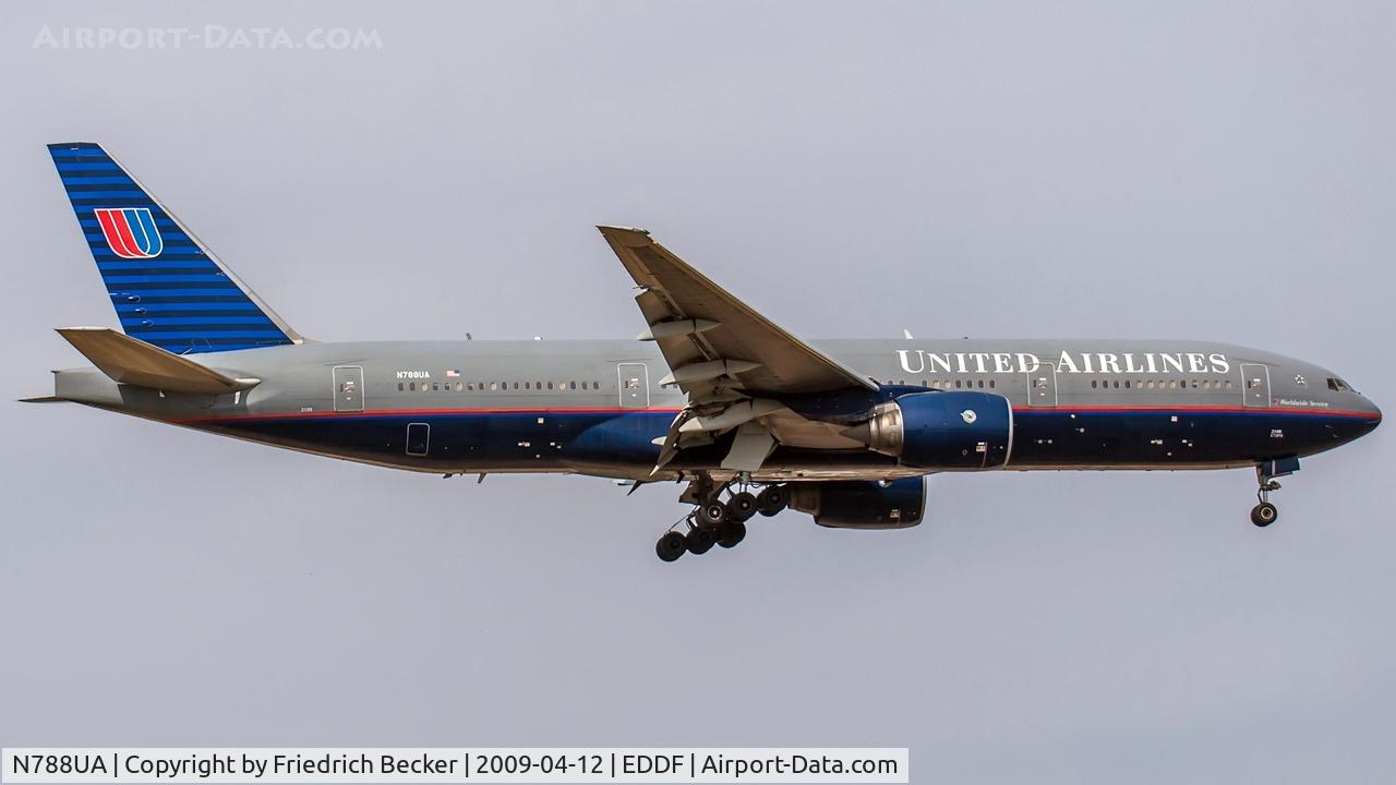 N788UA, 1997 Boeing 777-222 C/N 26942, on final at Frankfurt