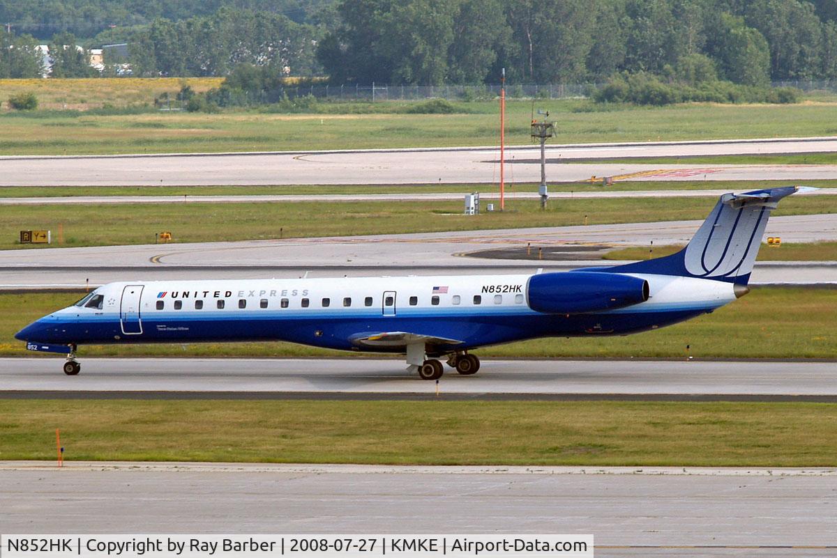 N852HK, 2000 Embraer EMB-145LR C/N 145353, Embraer ERJ-145LR [145353] (United Express) Milwaukee~N 27/07/2008