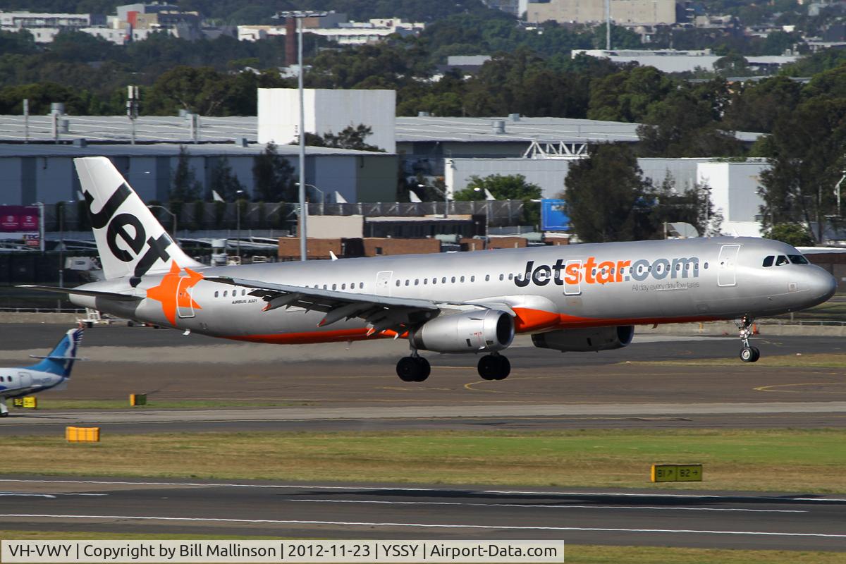 VH-VWY, 2001 Airbus A321-231 C/N 1408, onto 16R... just about