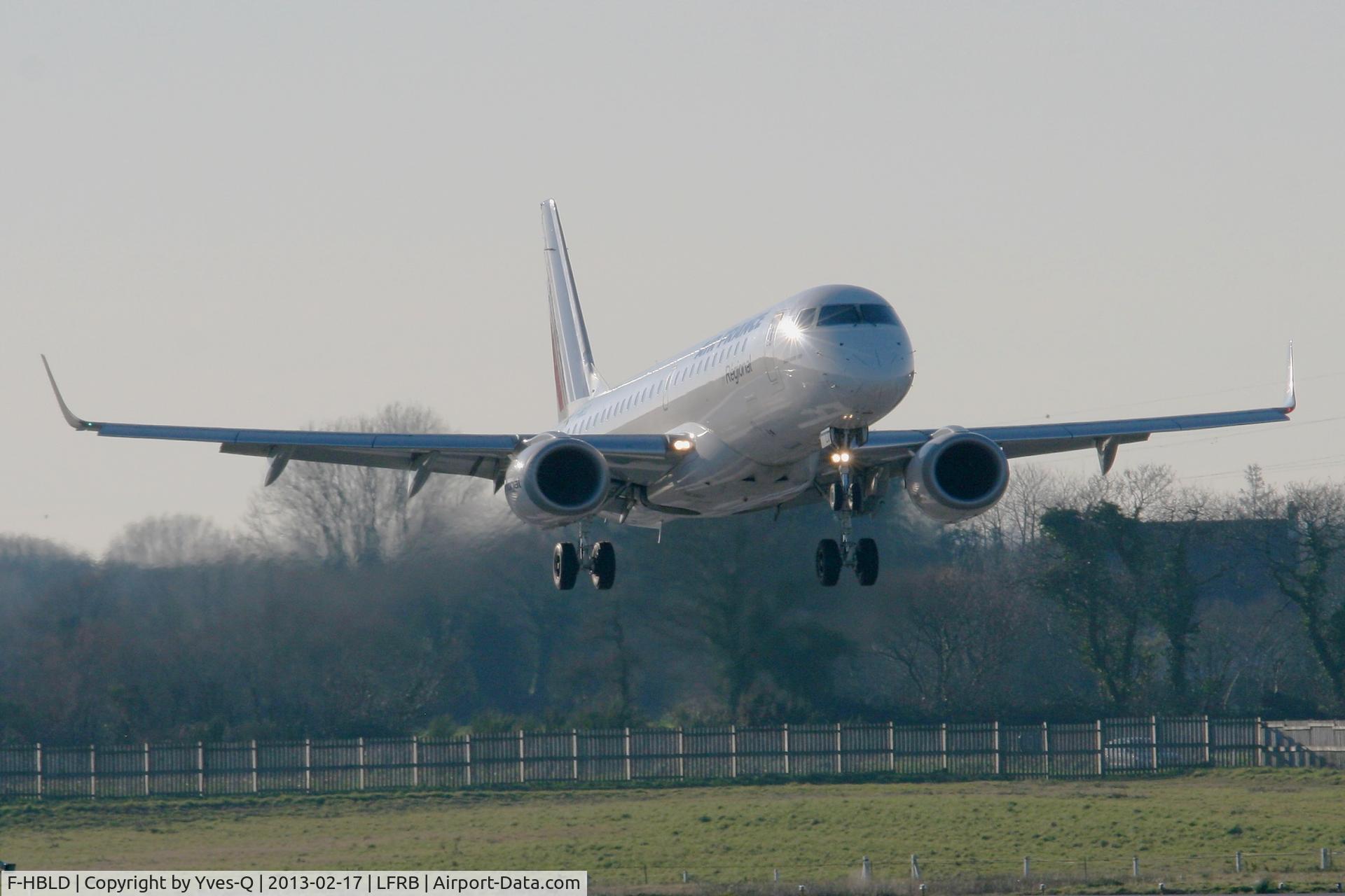 F-HBLD, 2007 Embraer 190LR (ERJ-190-100LR) C/N 19000113, Embraer ERJ-190-100LR, On final Rwy 07R, Brest-Bretagne Airport (LFRB-BES)