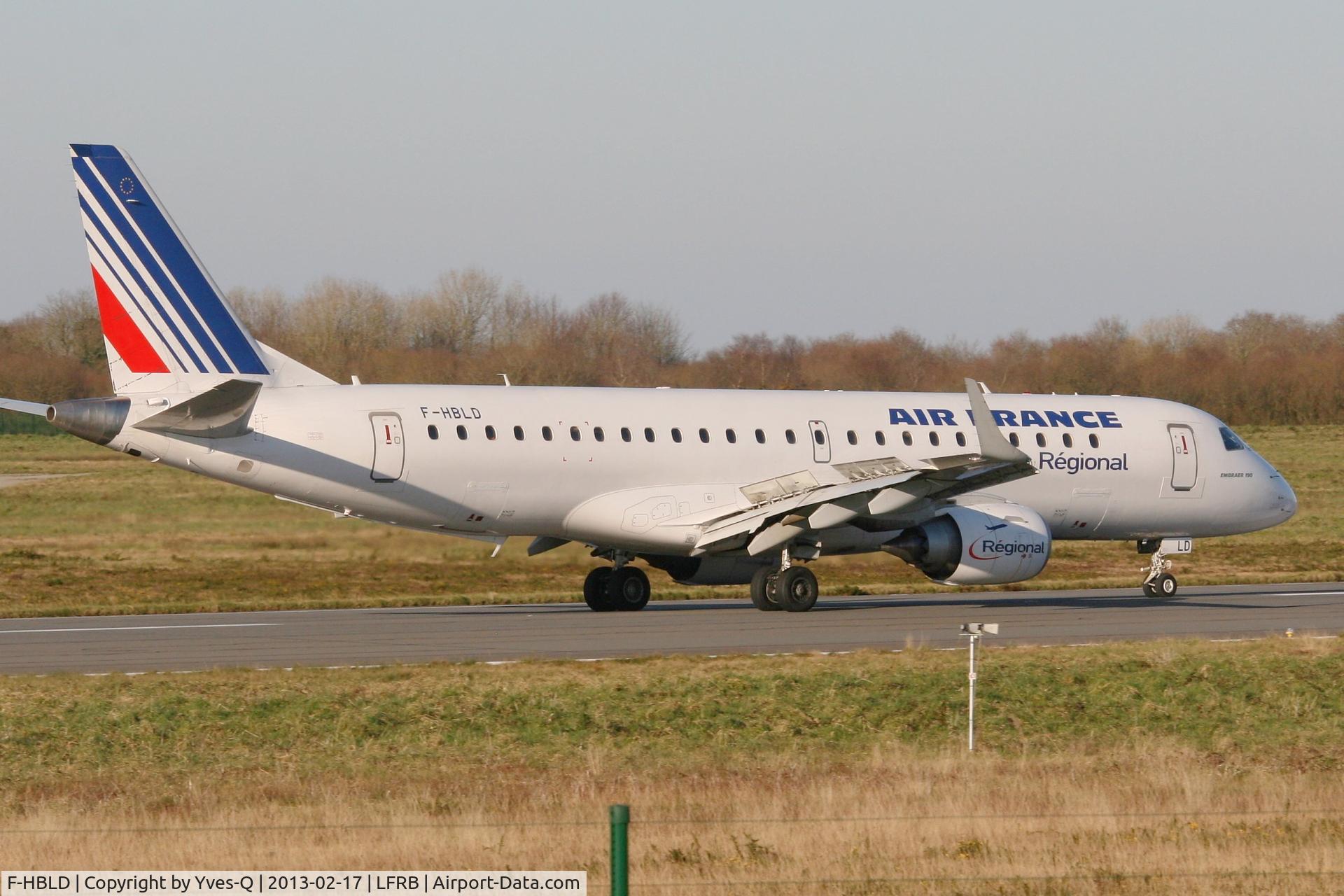 F-HBLD, 2007 Embraer 190LR (ERJ-190-100LR) C/N 19000113, Embraer ERJ-190-100LR, Landing Rwy 07R, Brest-Bretagne Airport (LFRB-BES)