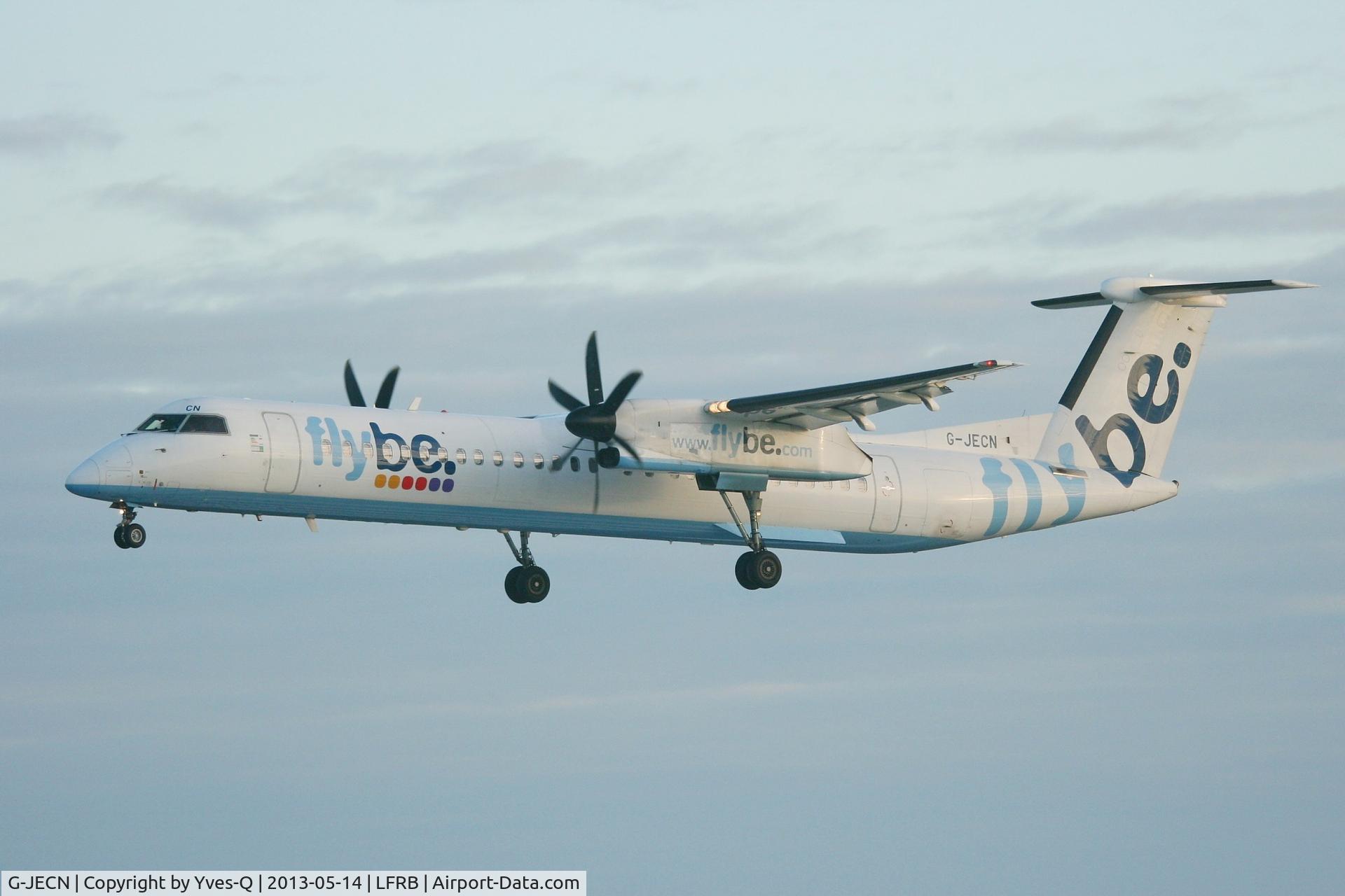 G-JECN, 2005 De Havilland Canada DHC-8-402Q Dash 8 C/N 4120, De Havilland Canada DHC-8-402Q Dash 8, Short approach Rwy 25L, Brest-Bretagne Airport (LFRB-BES)