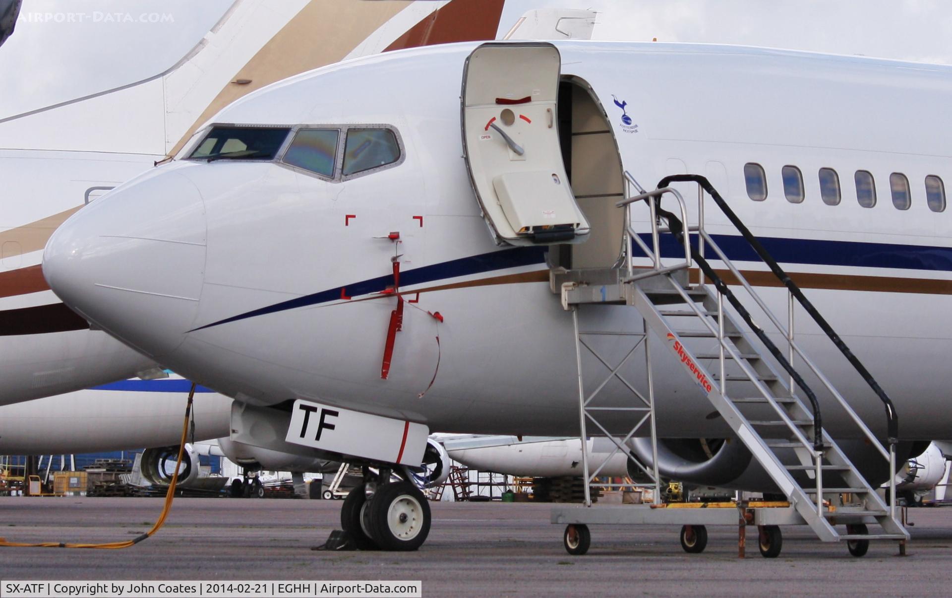 SX-ATF, 1992 Boeing 737-406 C/N 25423, Spurs taxi on a busy ramp at European