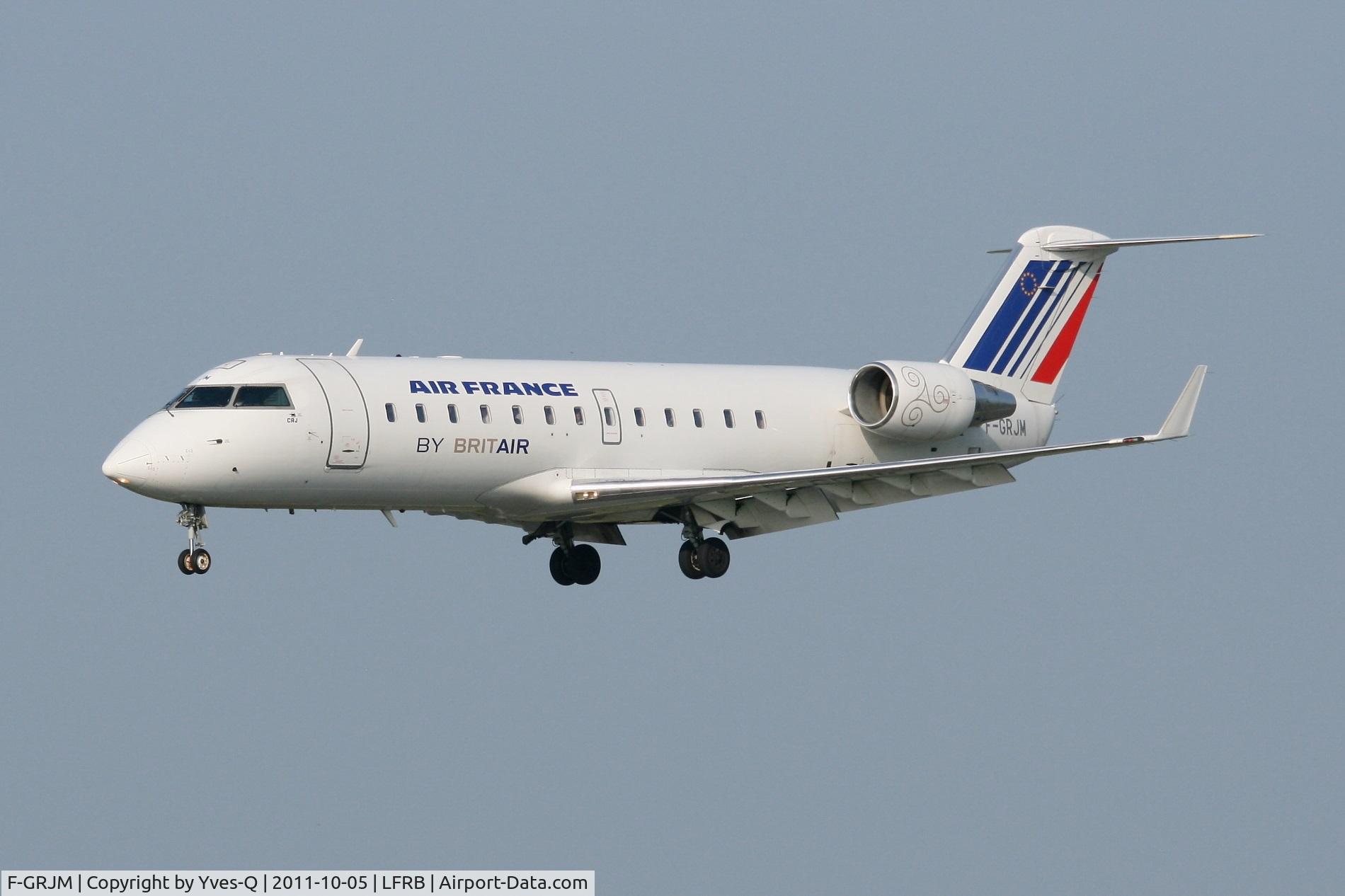 F-GRJM, 1998 Canadair CRJ-100ER (CL-600-2B19) C/N 7222, Canadair Regional Jet CRJ-100ER, Short approach Rwy 25L, Brest-Bretagne Airport (LFRB-BES