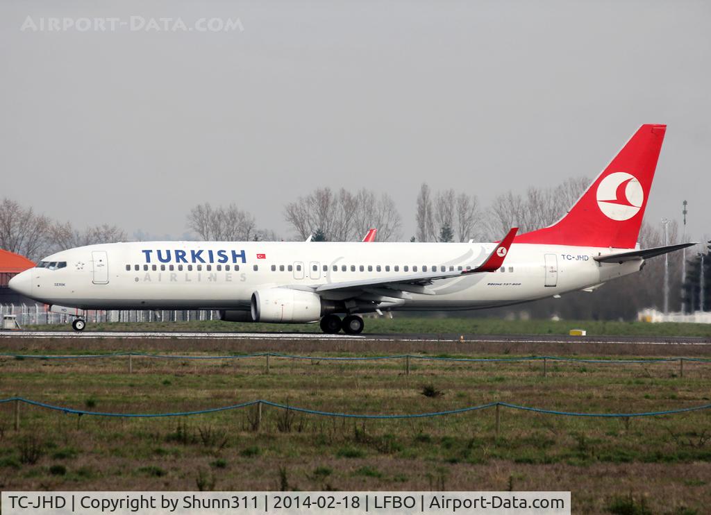 TC-JHD, 2008 Boeing 737-8F2 C/N 35743, Ready for take off rwy 32R