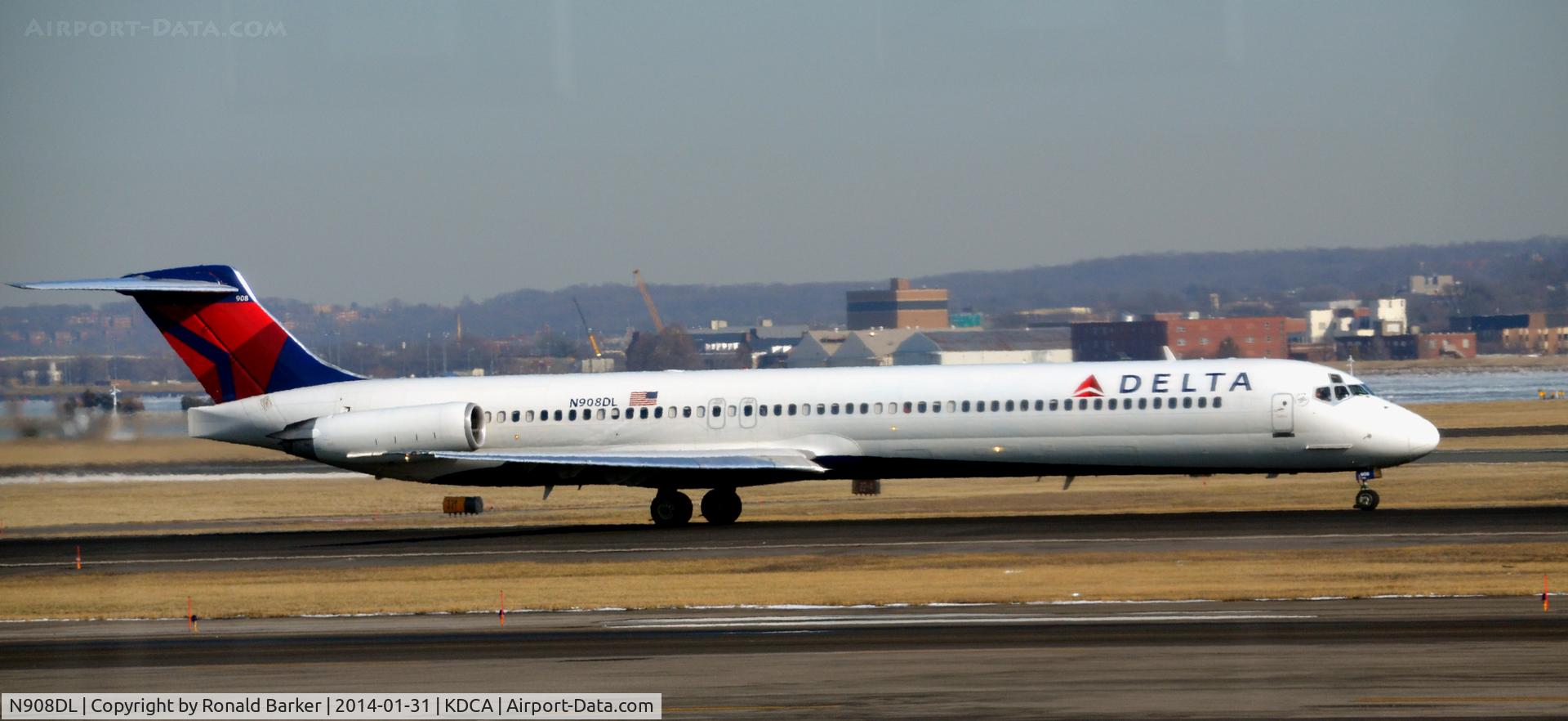 N908DL, 1987 McDonnell Douglas MD-88 C/N 49539, Takeoff National