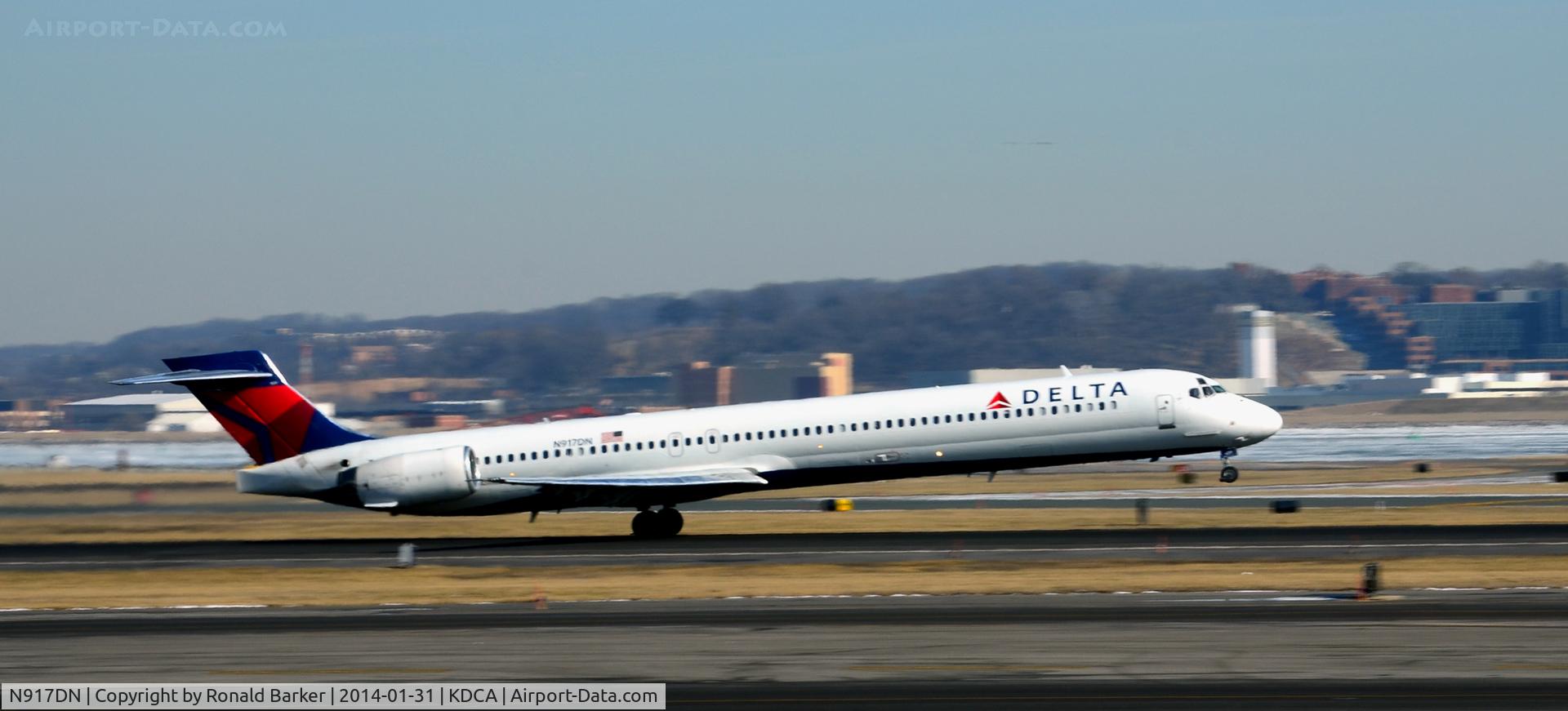 N917DN, 1996 McDonnell Douglas MD-90-30 C/N 53552, Takeoff National
