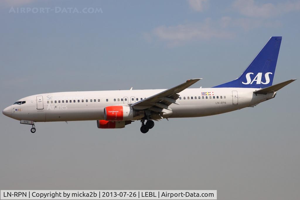 LN-RPN, 2000 Boeing 737-883 C/N 30470, Landing