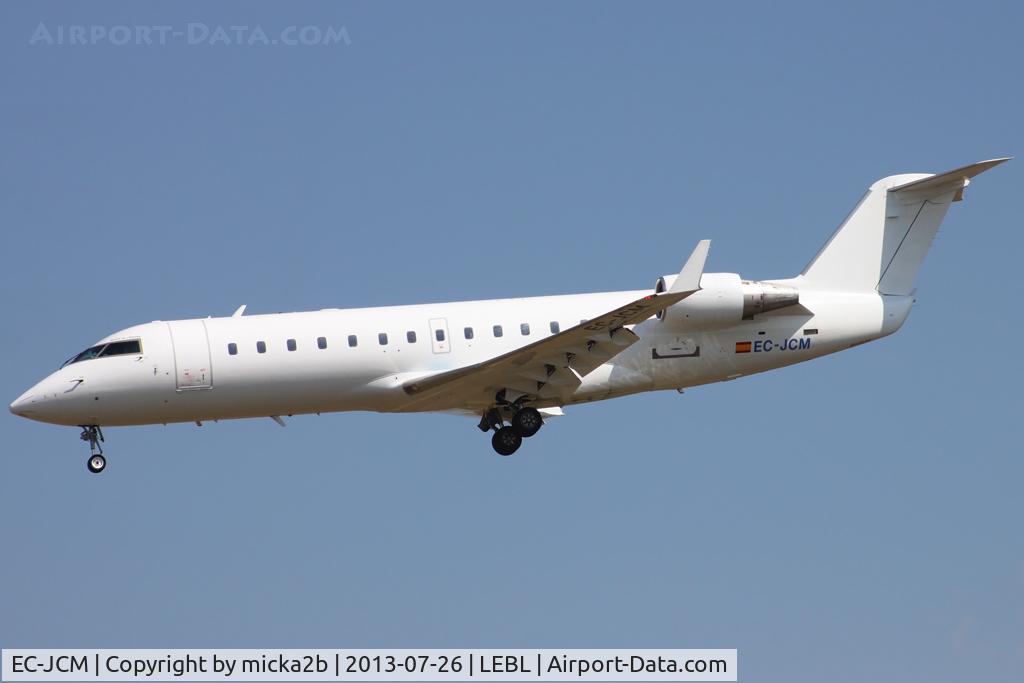 EC-JCM, 2004 Bombardier CRJ-200ER (CL-600-2B19) C/N 7981, Landing