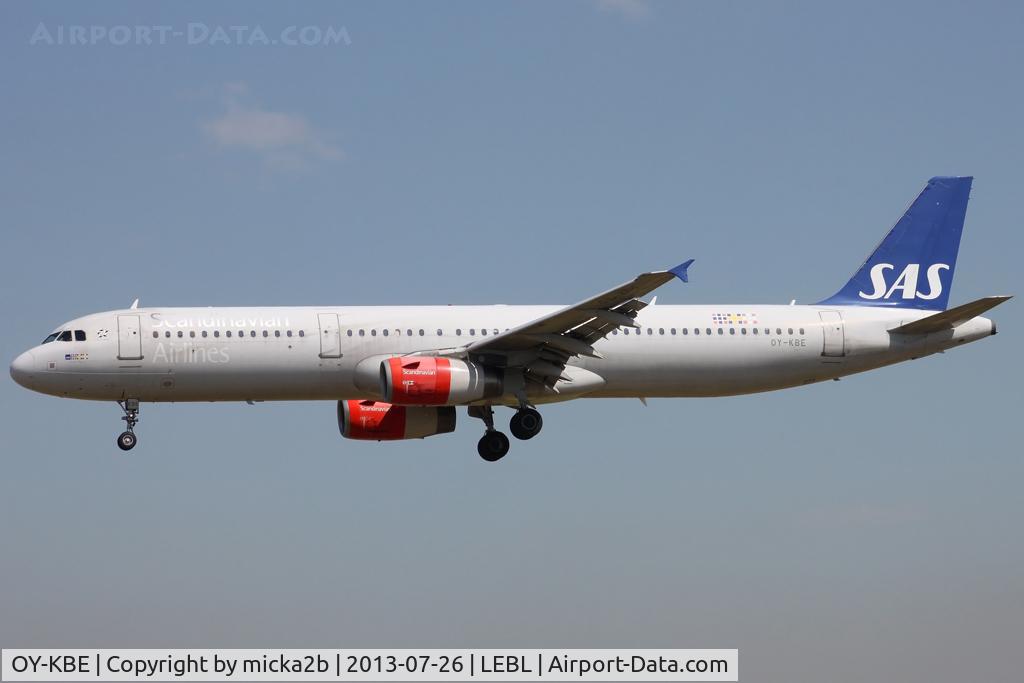 OY-KBE, 2002 Airbus A321-232 C/N 1798, Landing