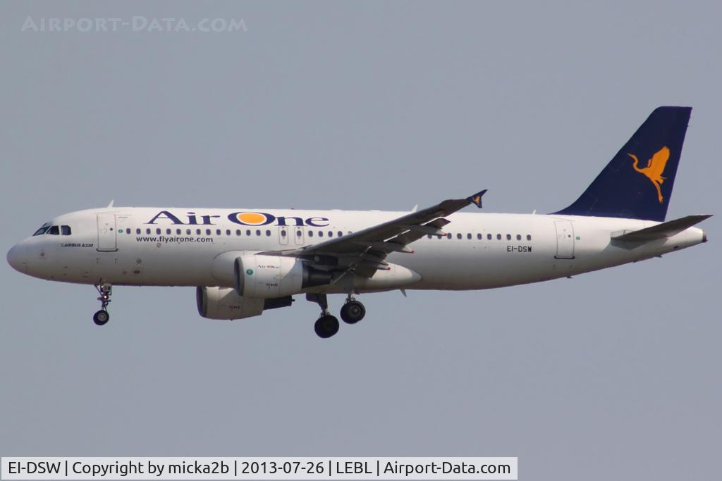 EI-DSW, 2008 Airbus A320-216 C/N 3609, Landing