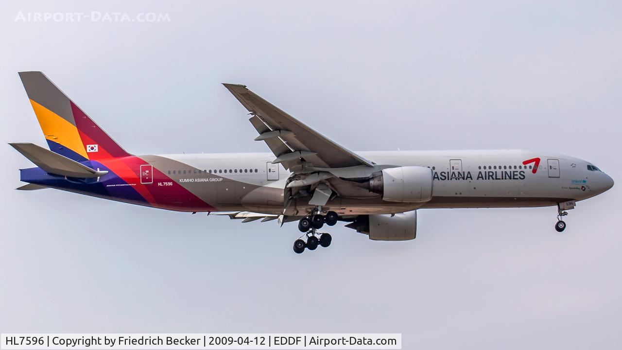 HL7596, 2001 Boeing 777-28E/ER C/N 28681, on final at Frankfurt