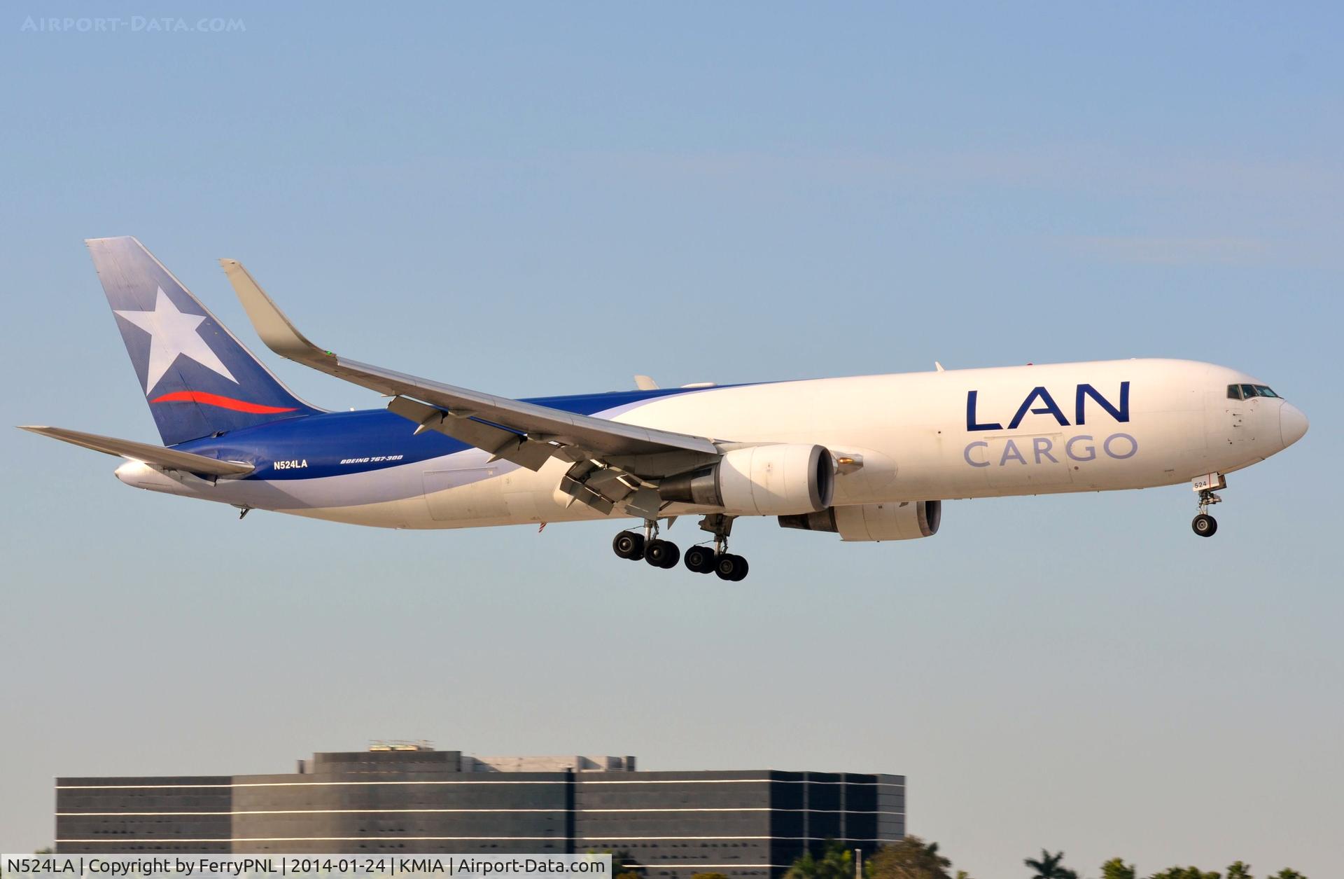 N524LA, 2007 Boeing 767-346F C/N 35816, Lan Cargo B763 landing