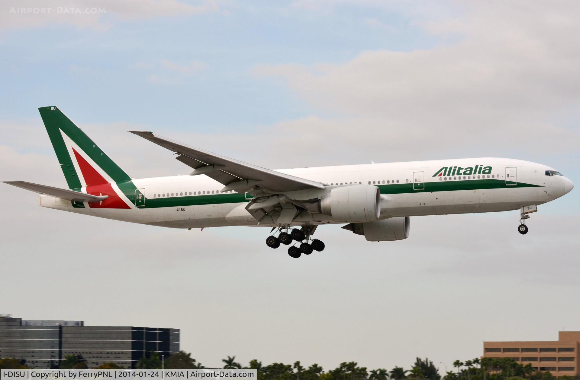 I-DISU, 2002 Boeing 777-243/ER C/N 32858, Alitalia B772 landing