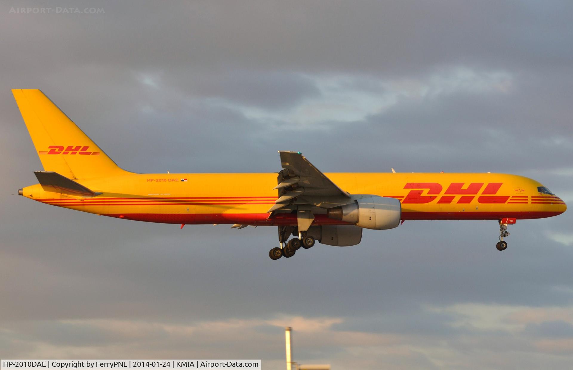 HP-2010DAE, 1999 Boeing 757-27A C/N 29610, DHL B752 registered in Panama.