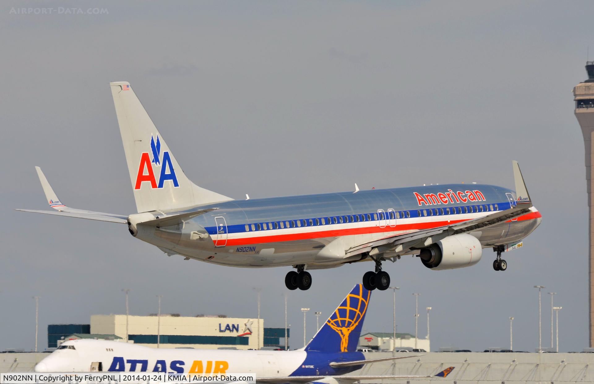 N902NN, 2012 Boeing 737-823 C/N 31154, AA B738 landing