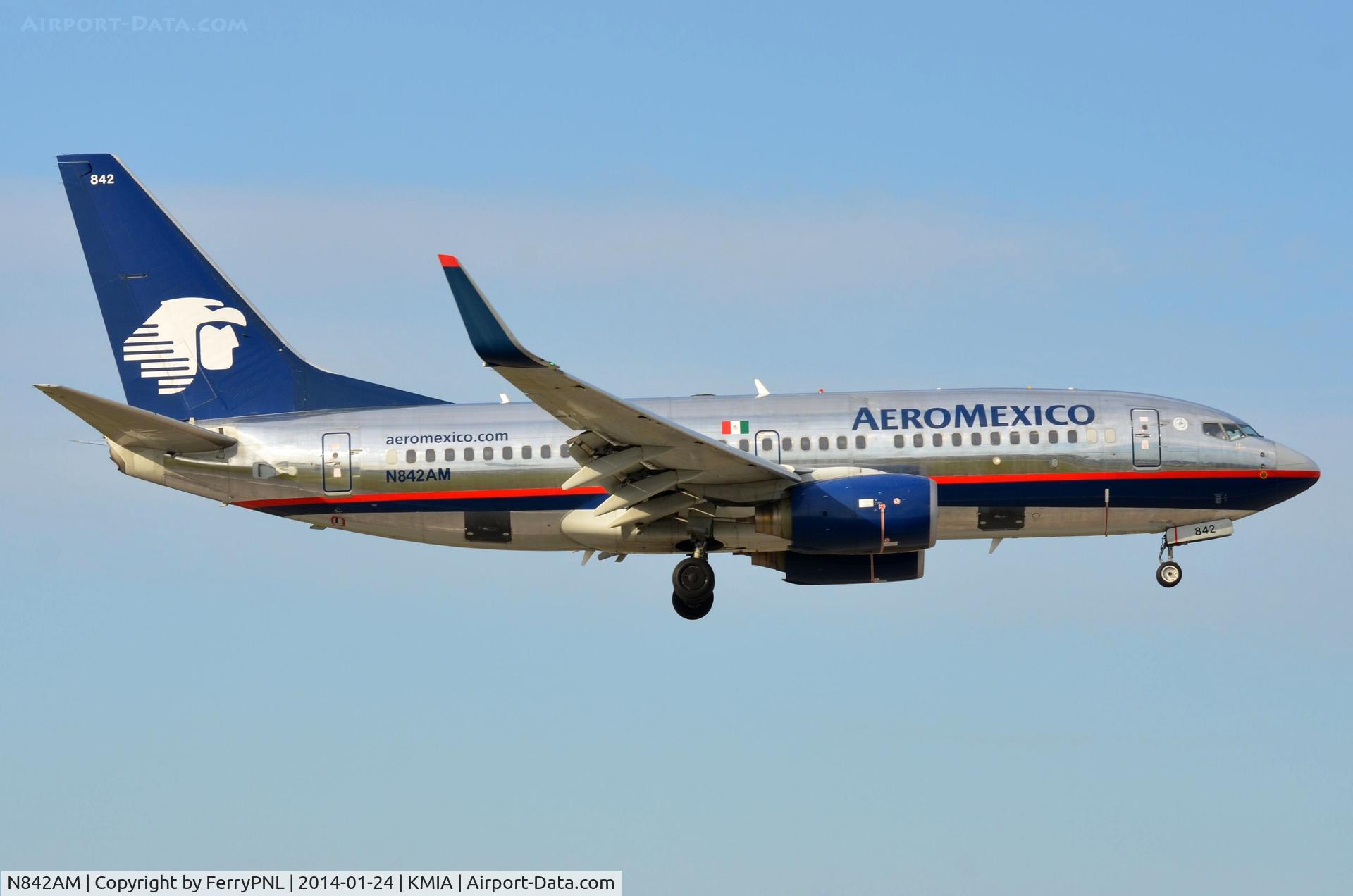 N842AM, 2005 Boeing 737-752 C/N 32842, AeroMexico B737 landing