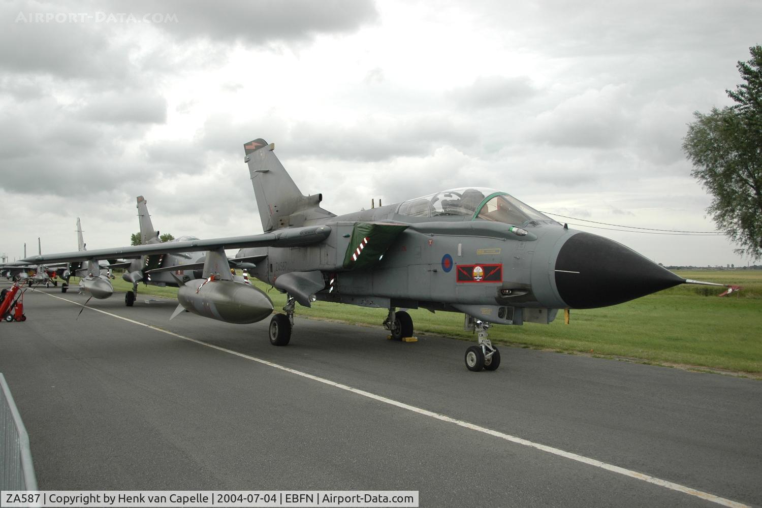 ZA587, 1981 Panavia Tornado GR.4 C/N 096/BS030/3051, RAF Panavia Tornado GR.4 of 617 sqn at Koksijde Air Base, Belgium.